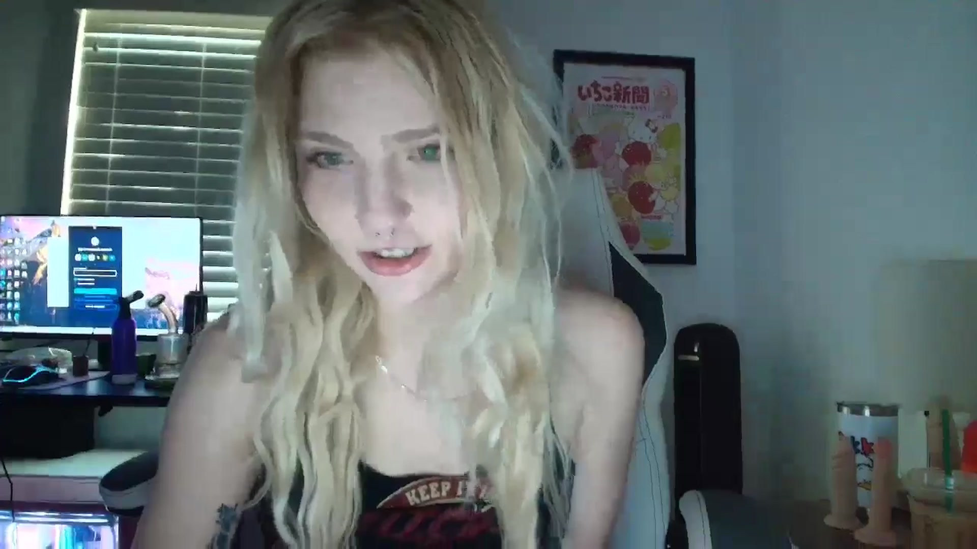 Gallery image thumbnail from DuckChan0's myfreecams stream on, 04/23/2025, 12:48 image 12 of 20