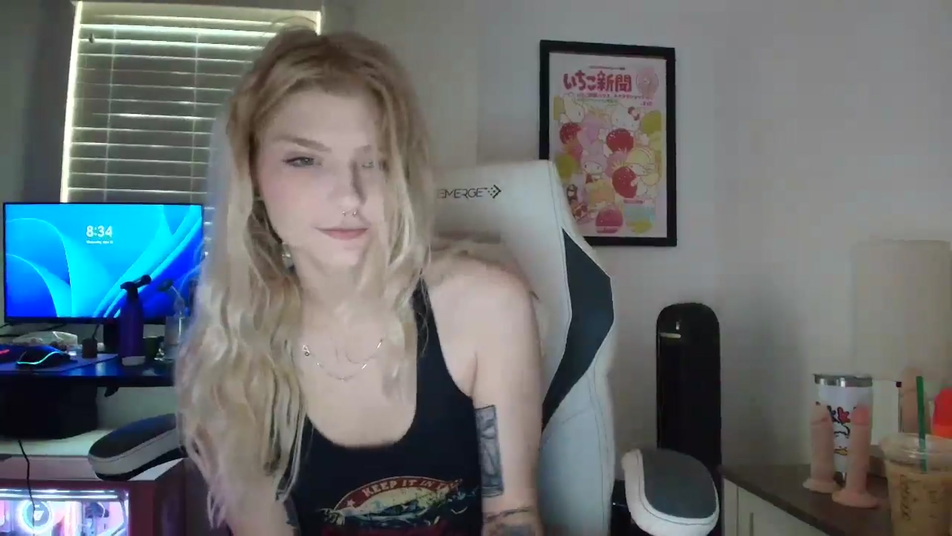 Gallery image thumbnail from DuckChan0's myfreecams stream on, 04/23/2025, 12:48 image 2 of 20