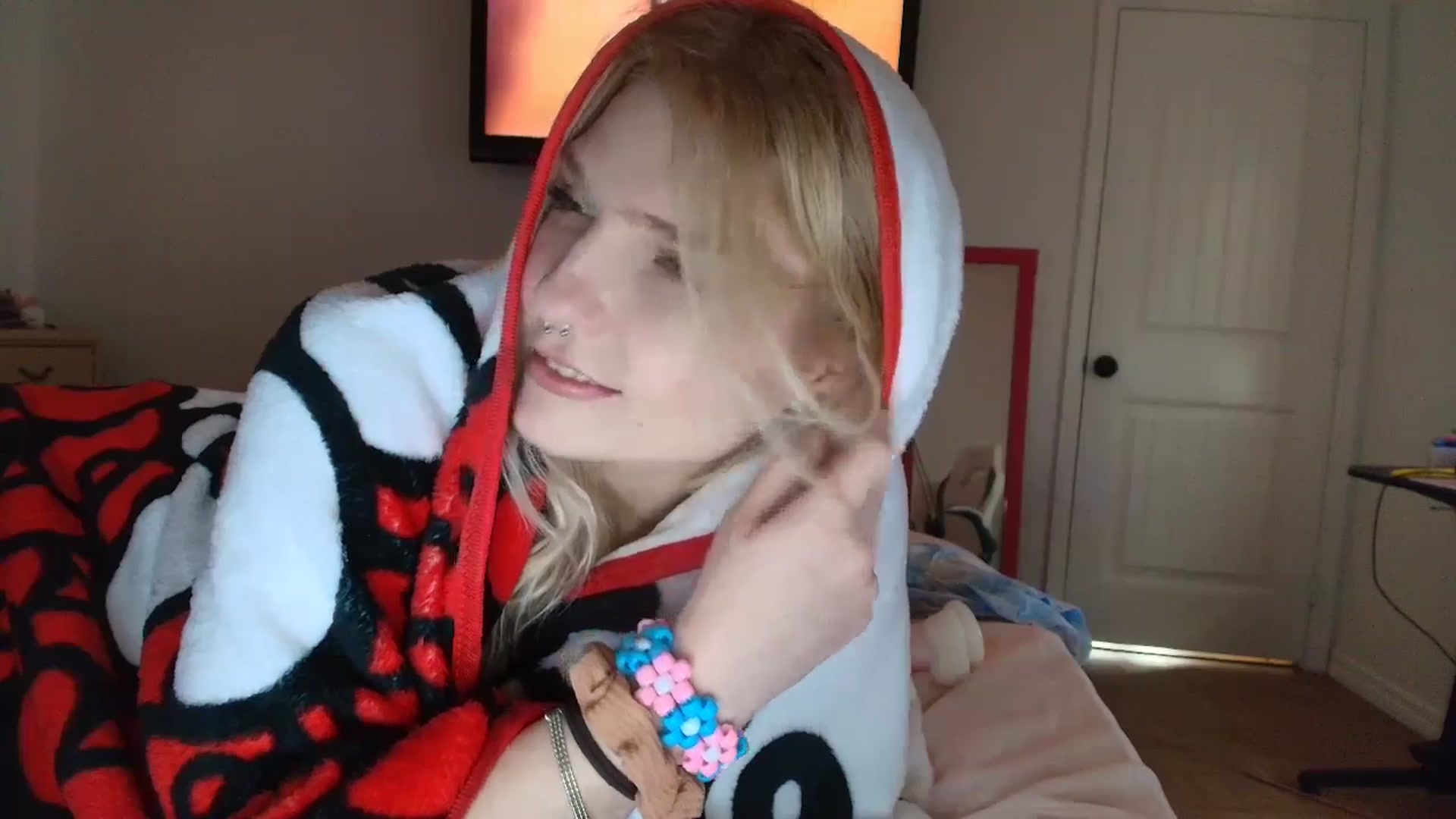 Gallery image thumbnail from DuckChan0's myfreecams stream on, 04/23/2025, 14:25 image 19 of 20