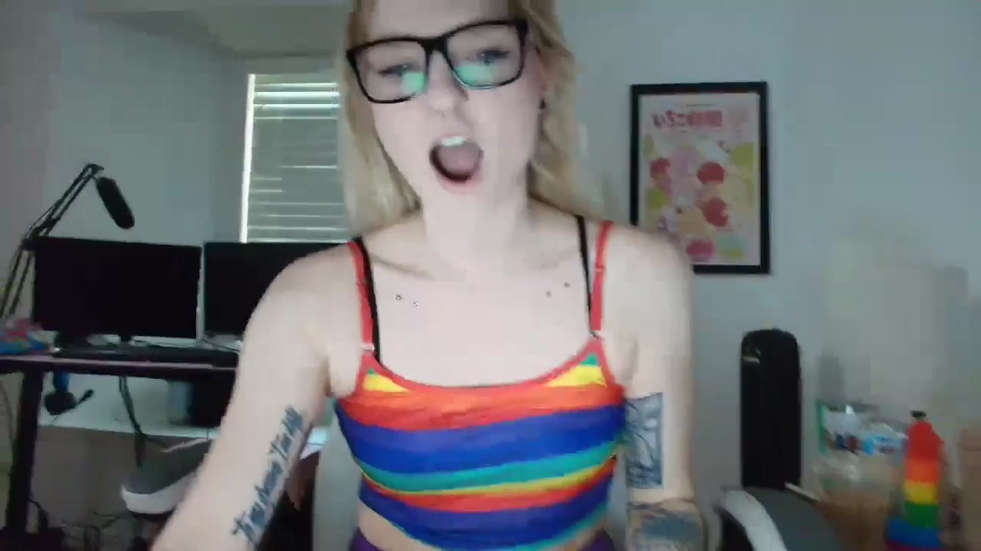 Gallery image thumbnail from DuckChan0's myfreecams stream on, 04/24/2025, 13:29 image 7 of 20