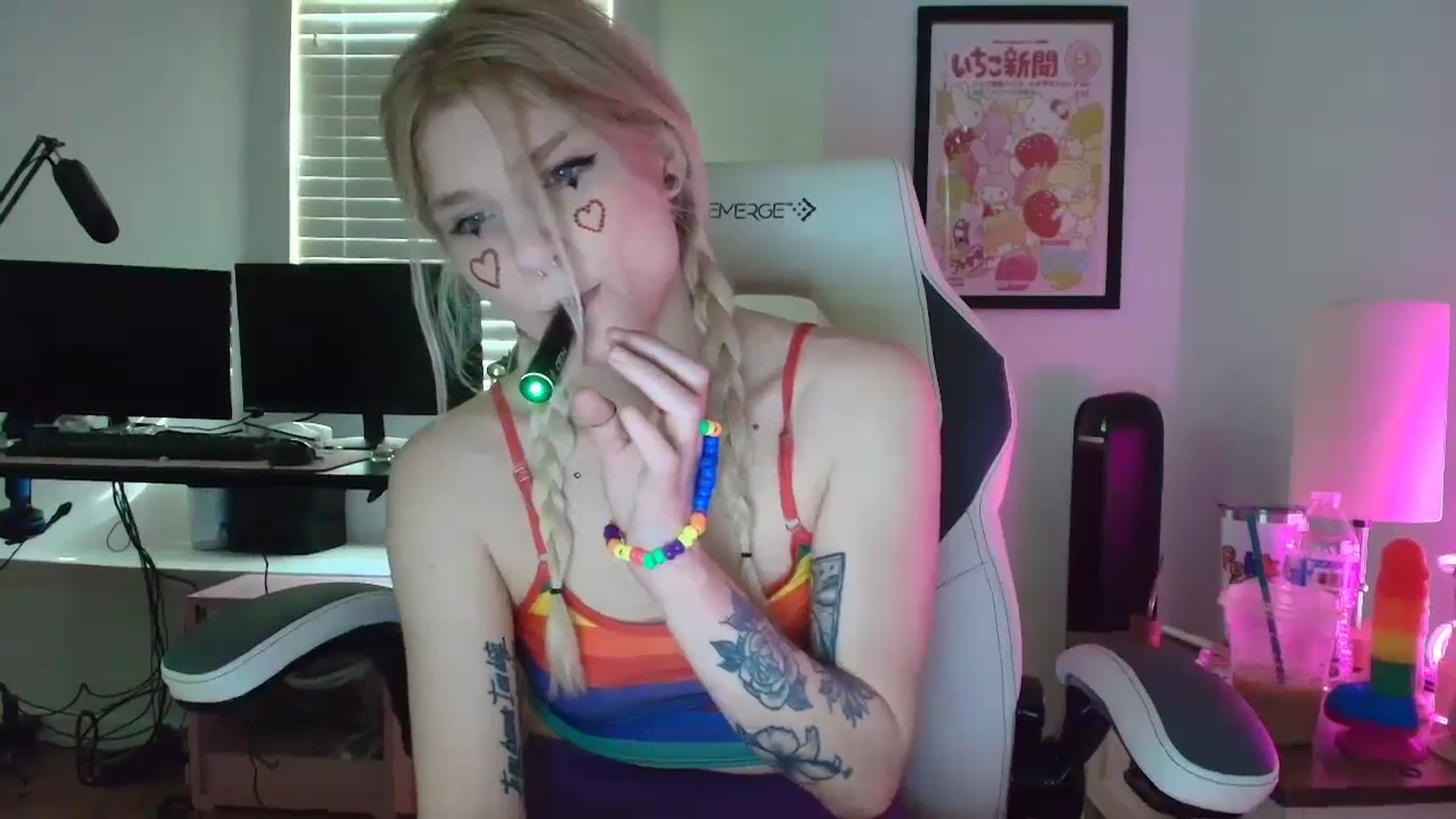Gallery image thumbnail from DuckChan0's myfreecams stream on, 04/24/2025, 13:29 image 20 of 20