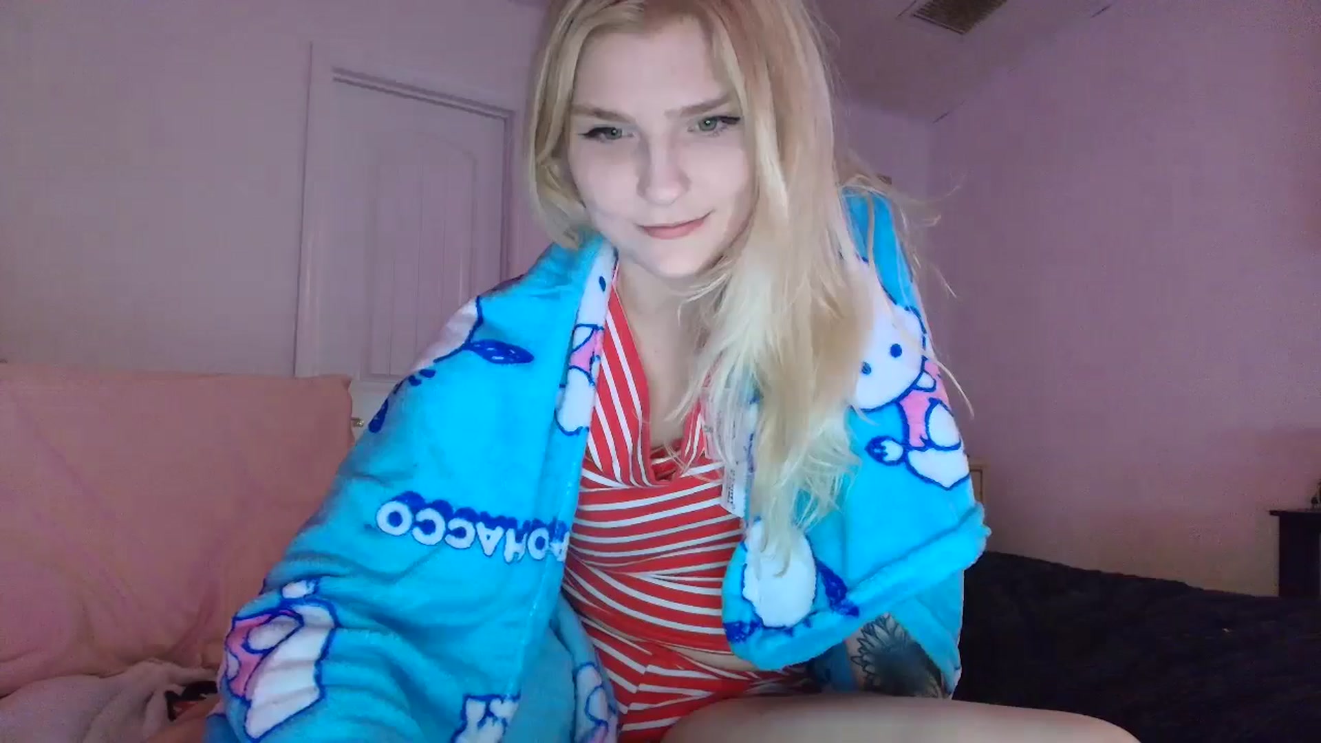 Gallery image thumbnail from DuckChan0's myfreecams stream on, 04/27/2025, 24:06 image 2 of 20