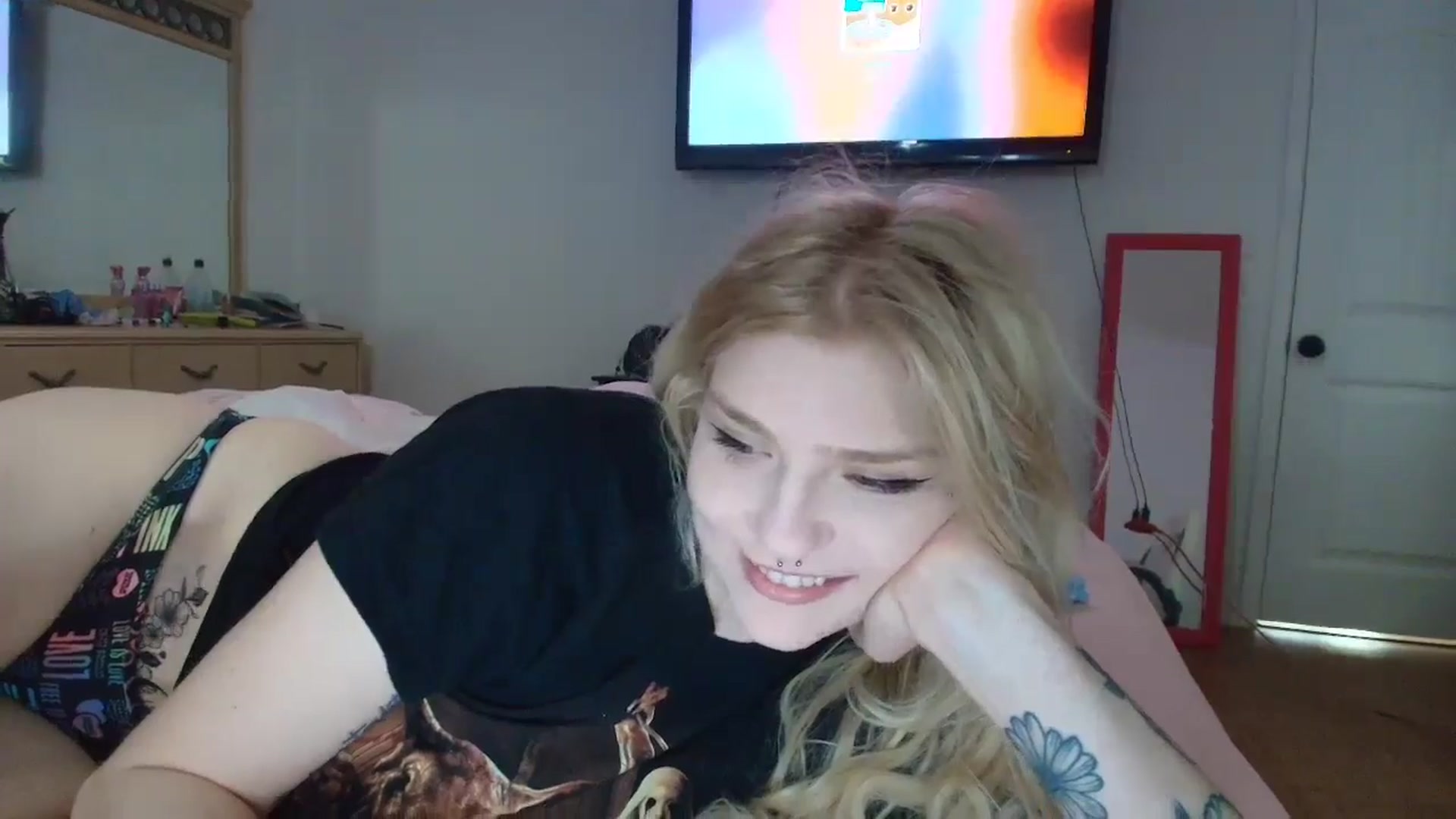 Gallery image thumbnail from DuckChan0's myfreecams stream on, 04/28/2025, 14:44 image 20 of 20