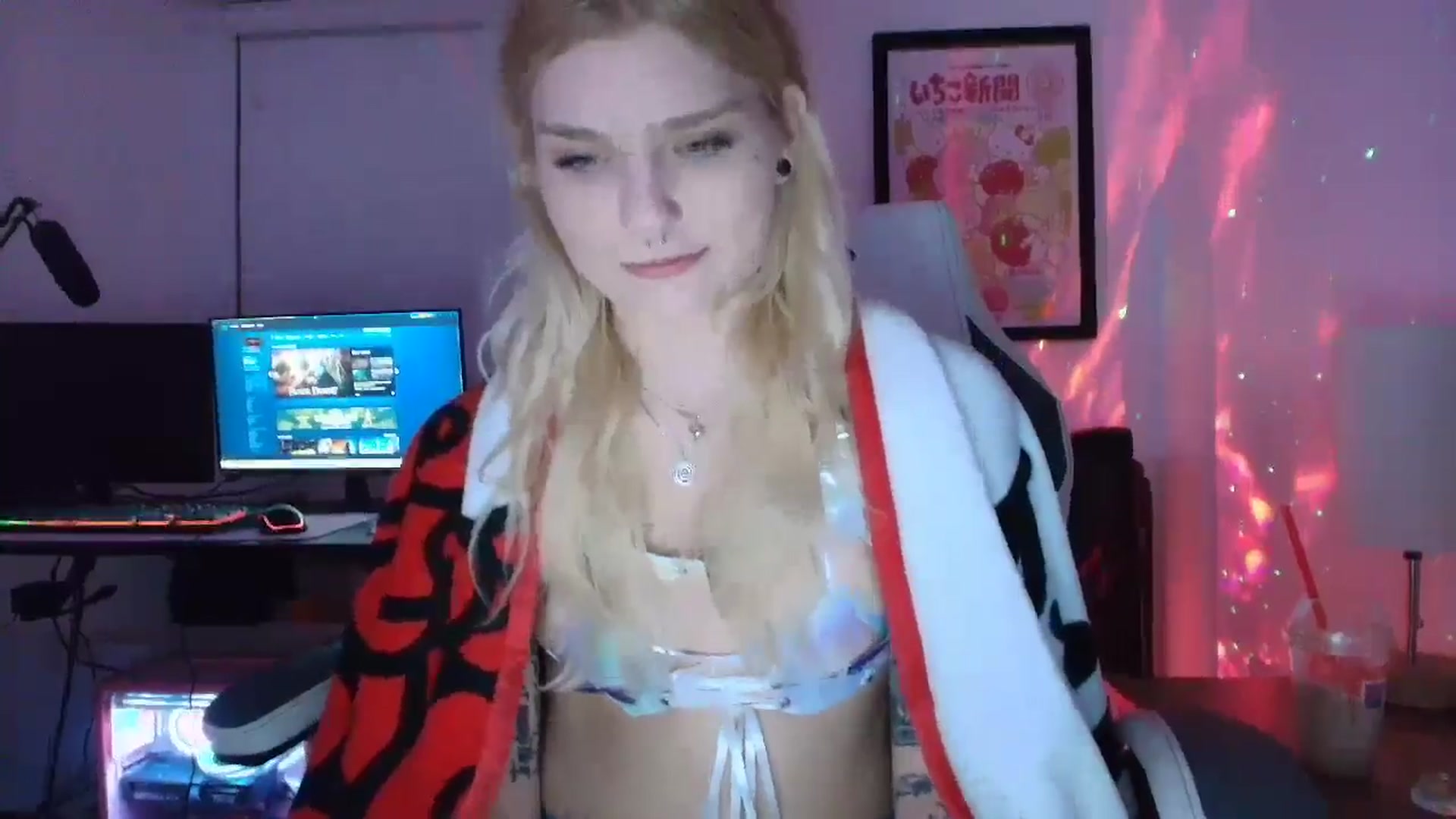 Gallery image thumbnail from DuckChan0's myfreecams stream on, 04/29/2025, 02:56 image 8 of 20