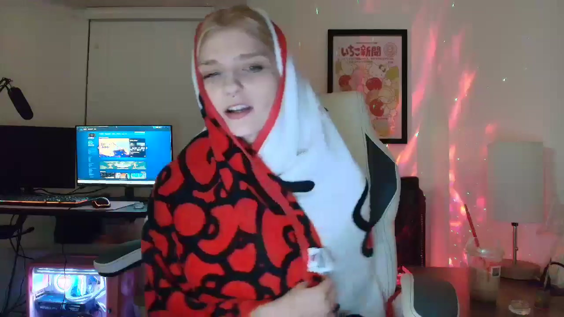 Gallery image thumbnail from DuckChan0's myfreecams stream on, 04/29/2025, 02:56 image 2 of 20