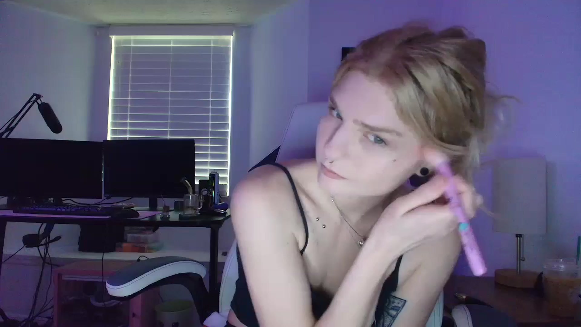 Gallery image thumbnail from DuckChan0's myfreecams stream on, 04/29/2025, 14:43 image 1 of 20
