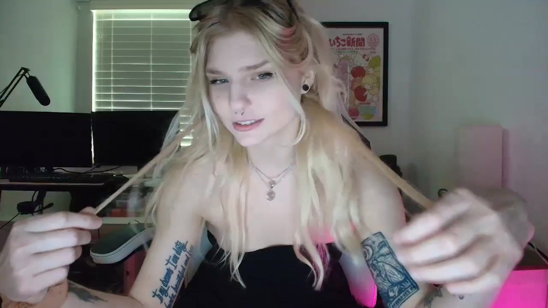Gallery image thumbnail from DuckChan0's myfreecams stream on, 04/29/2025, 16:14 image 20 of 20