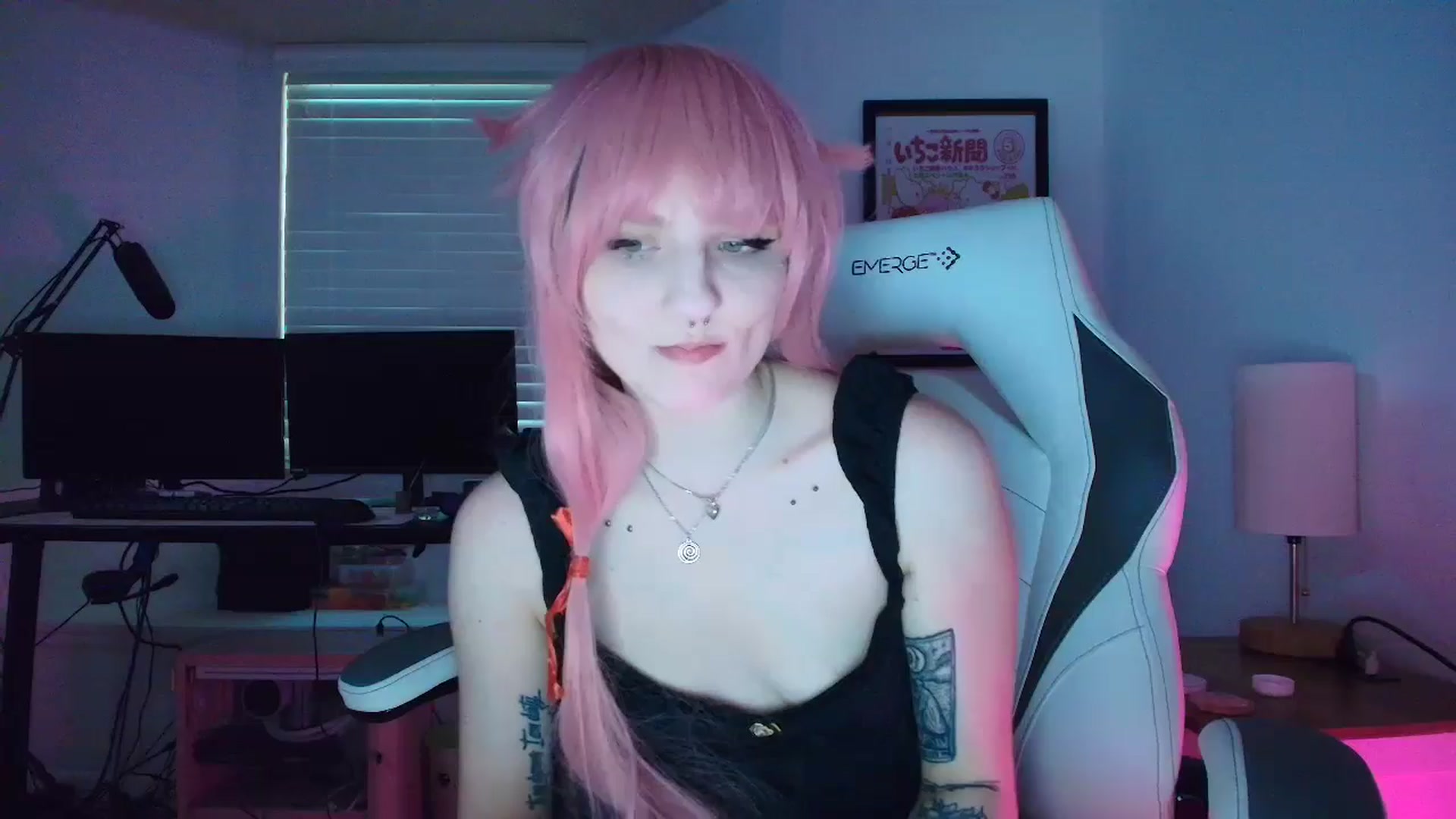Gallery image thumbnail from DuckChan0's myfreecams stream on, 04/30/2025, 24:06 image 1 of 20