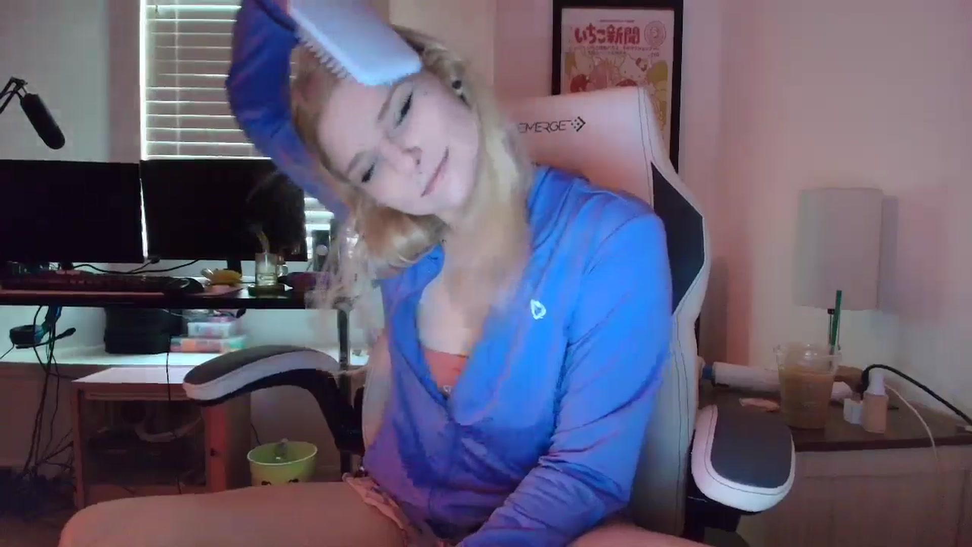 Gallery image thumbnail from DuckChan0's myfreecams stream on, 04/30/2025, 13:58 image 10 of 20