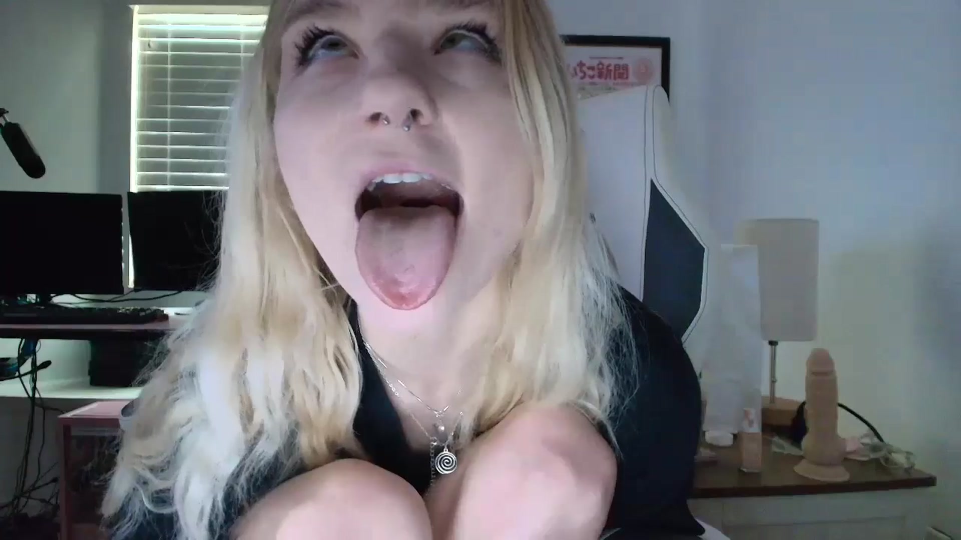 Gallery image thumbnail from DuckChan0's myfreecams stream on, 05/01/2025, 13:13 image 11 of 20