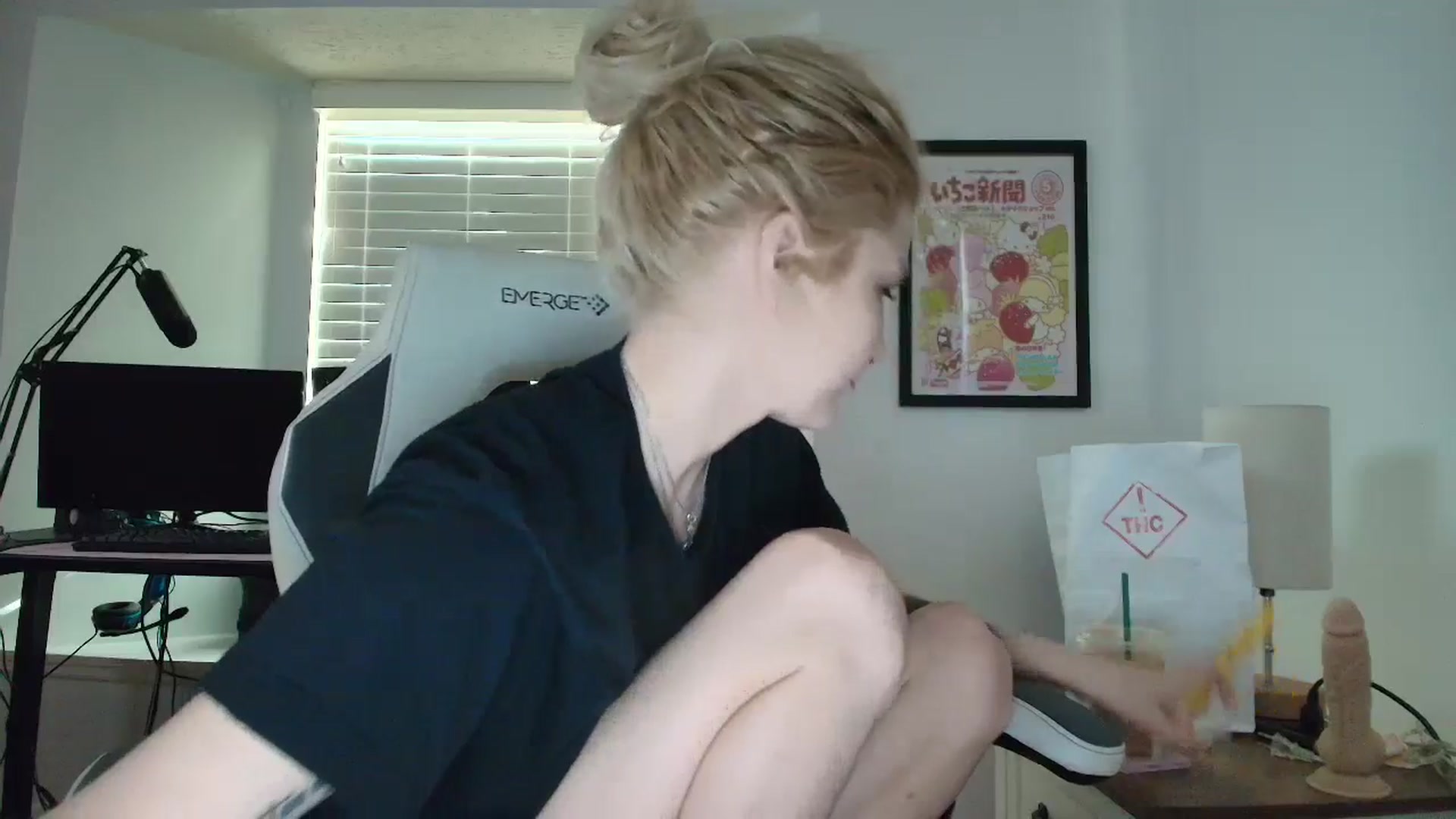 Gallery image thumbnail from DuckChan0's myfreecams stream on, 05/01/2025, 13:13 image 2 of 20