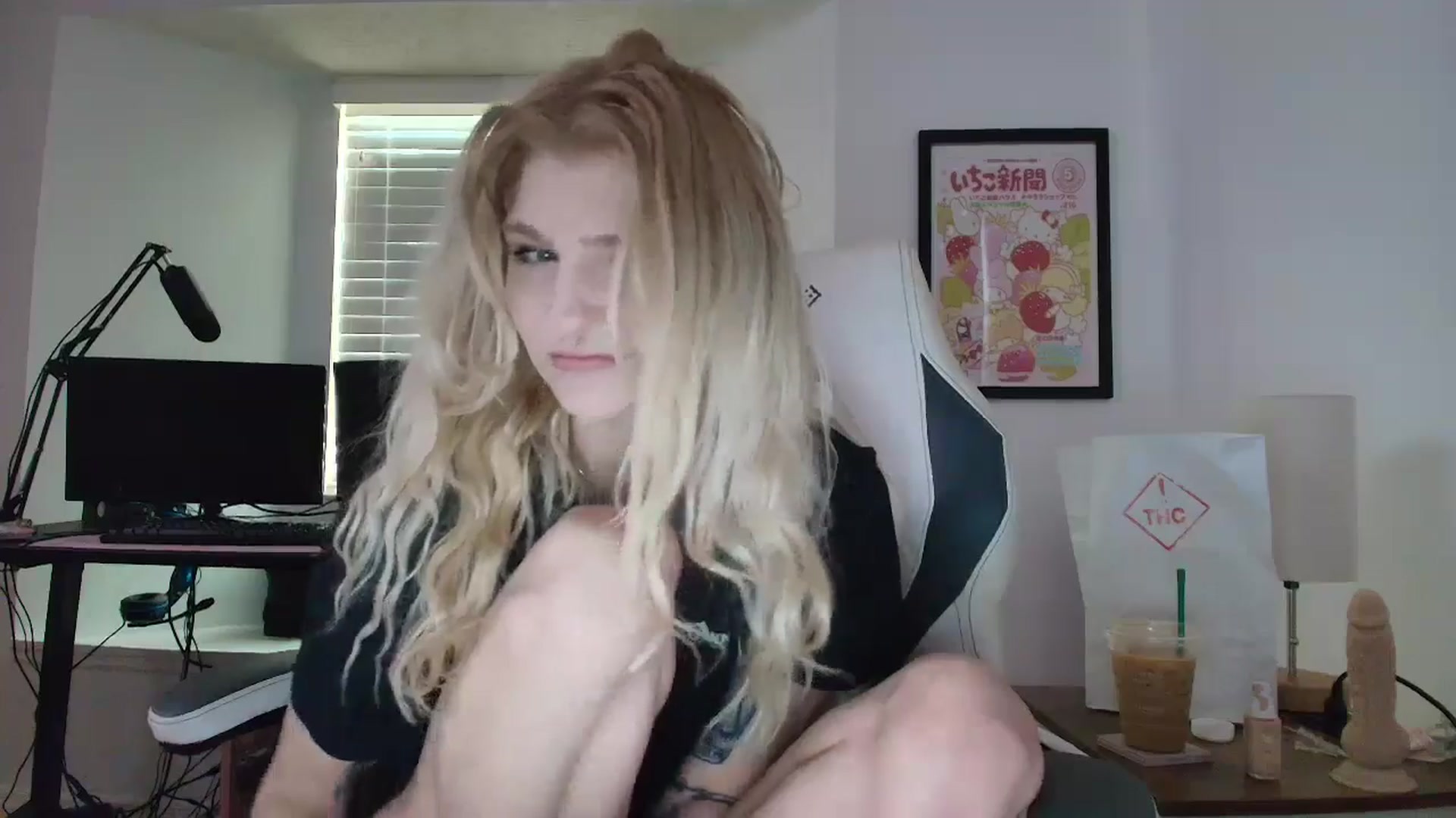 Gallery image thumbnail from DuckChan0's myfreecams stream on, 05/01/2025, 13:13 image 5 of 20