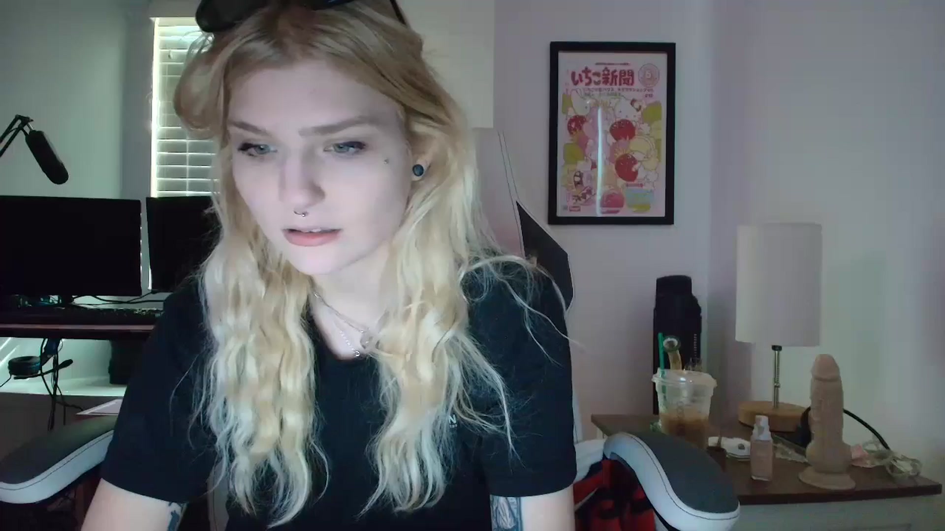 Gallery image thumbnail from DuckChan0's myfreecams stream on, 05/01/2025, 13:53 image 10 of 20
