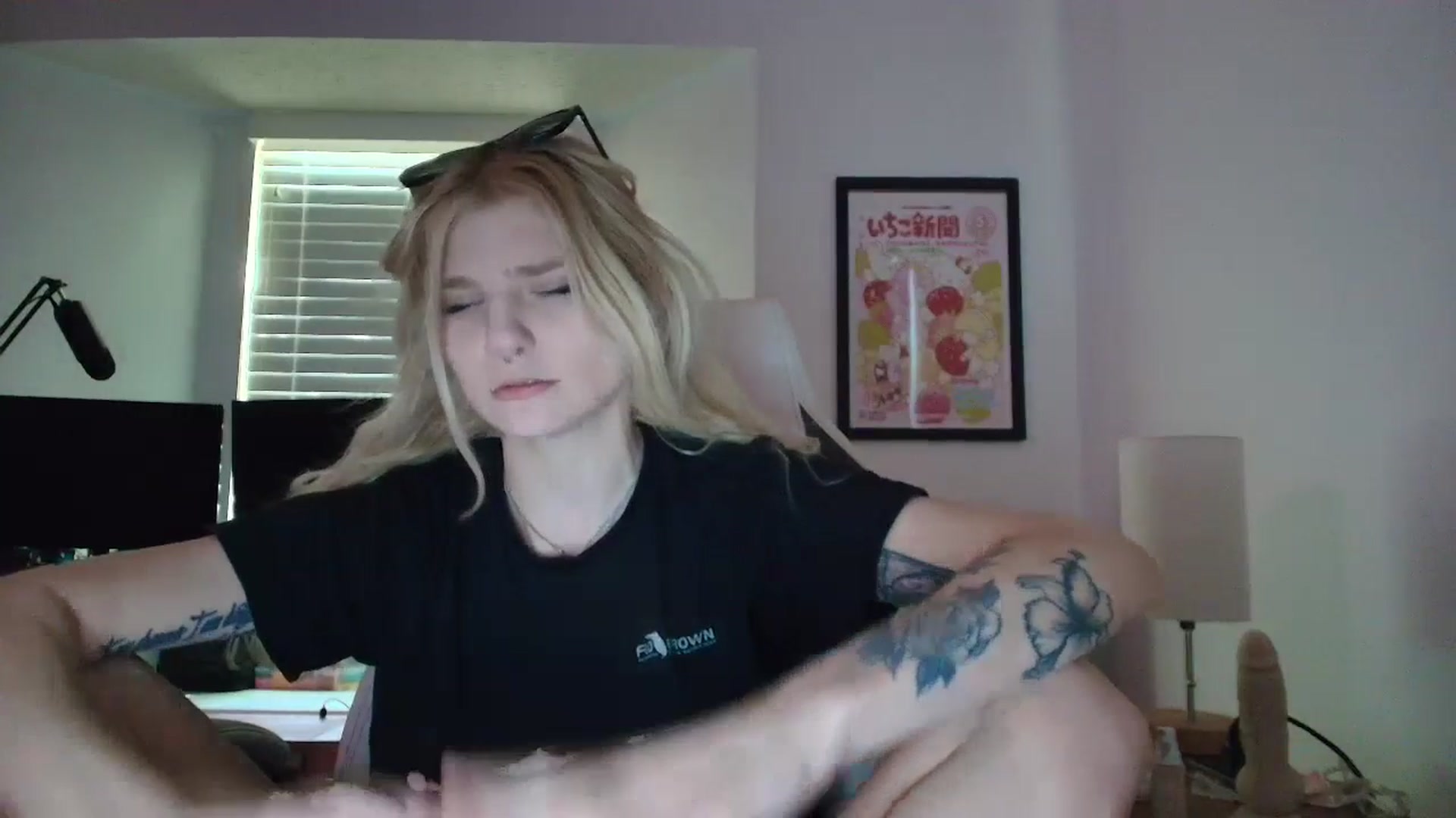 Gallery image thumbnail from DuckChan0's myfreecams stream on, 05/01/2025, 13:53 image 7 of 20
