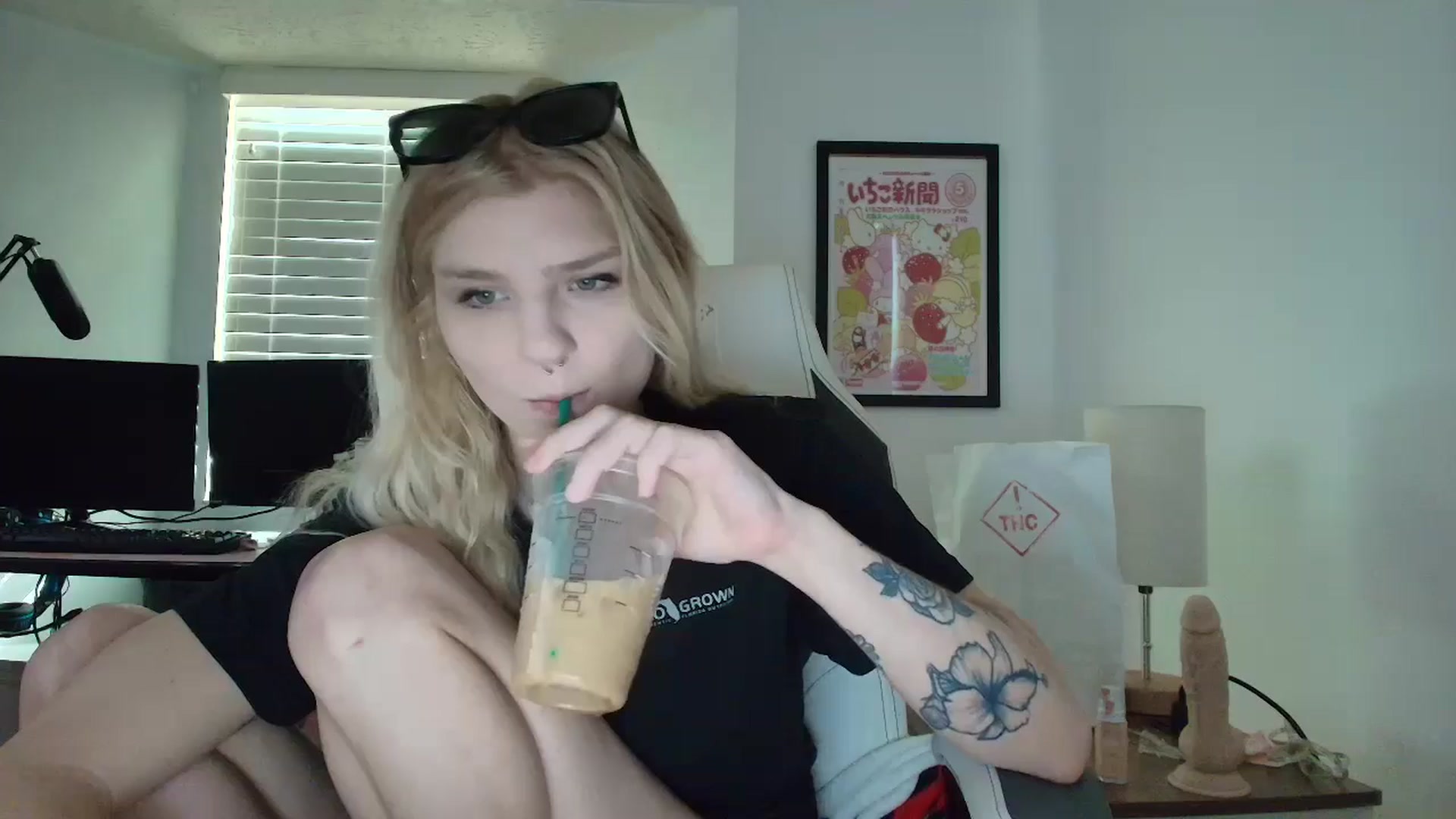 Gallery image thumbnail from DuckChan0's myfreecams stream on, 05/01/2025, 13:53 image 1 of 20