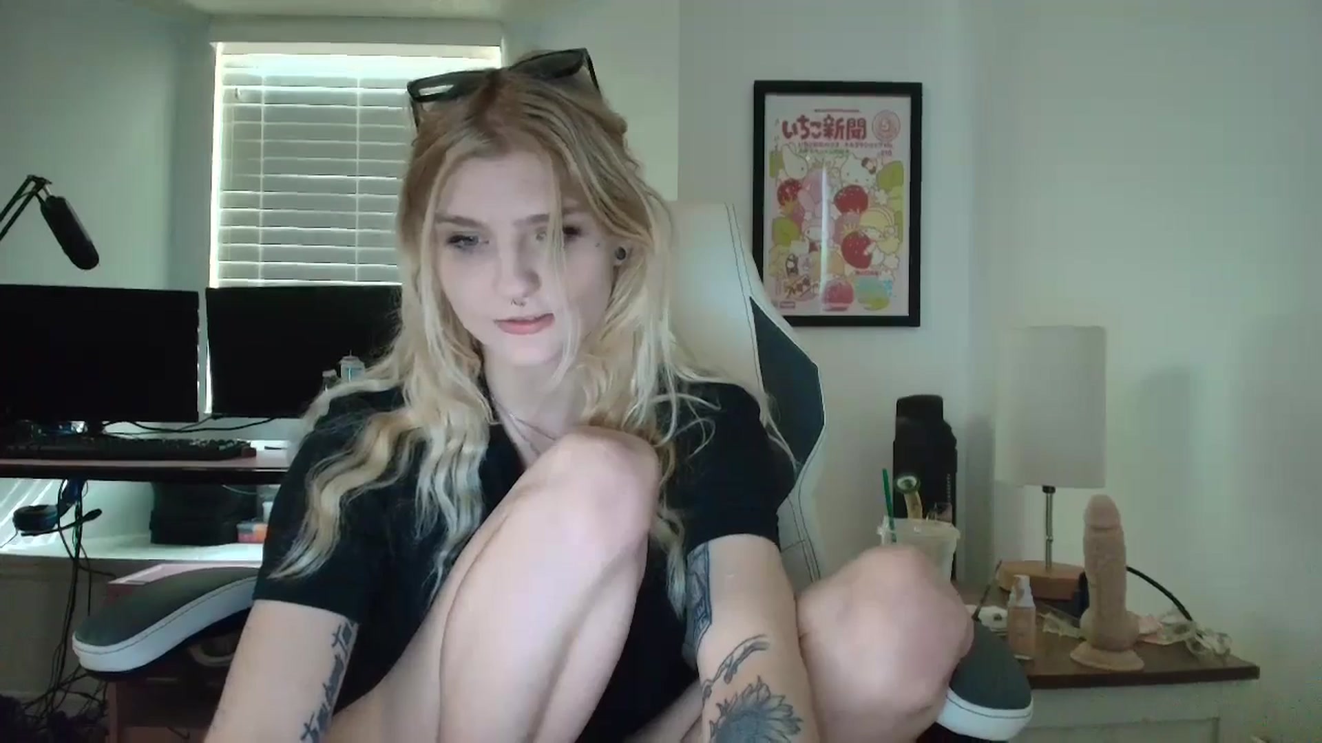 Gallery image thumbnail from DuckChan0's myfreecams stream on, 05/01/2025, 13:53 image 20 of 20