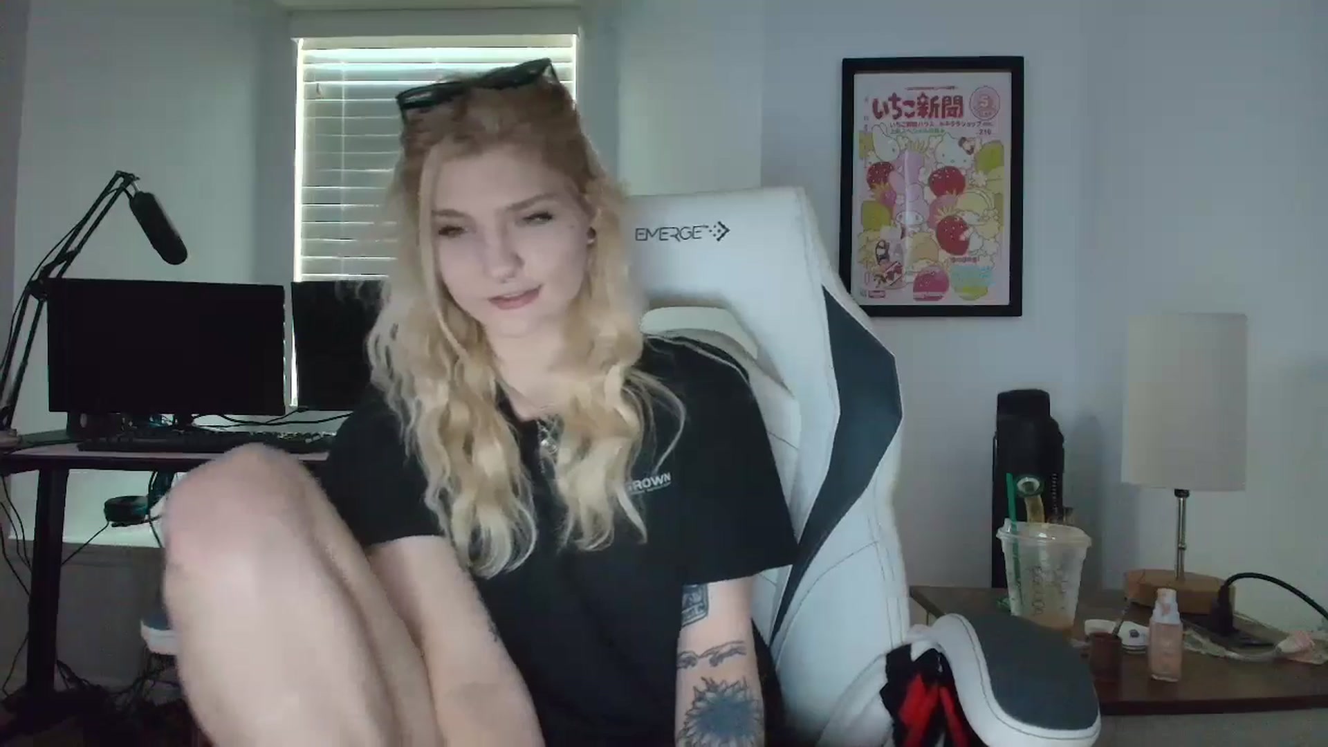 Gallery image thumbnail from DuckChan0's myfreecams stream on, 05/01/2025, 15:17 image 2 of 20