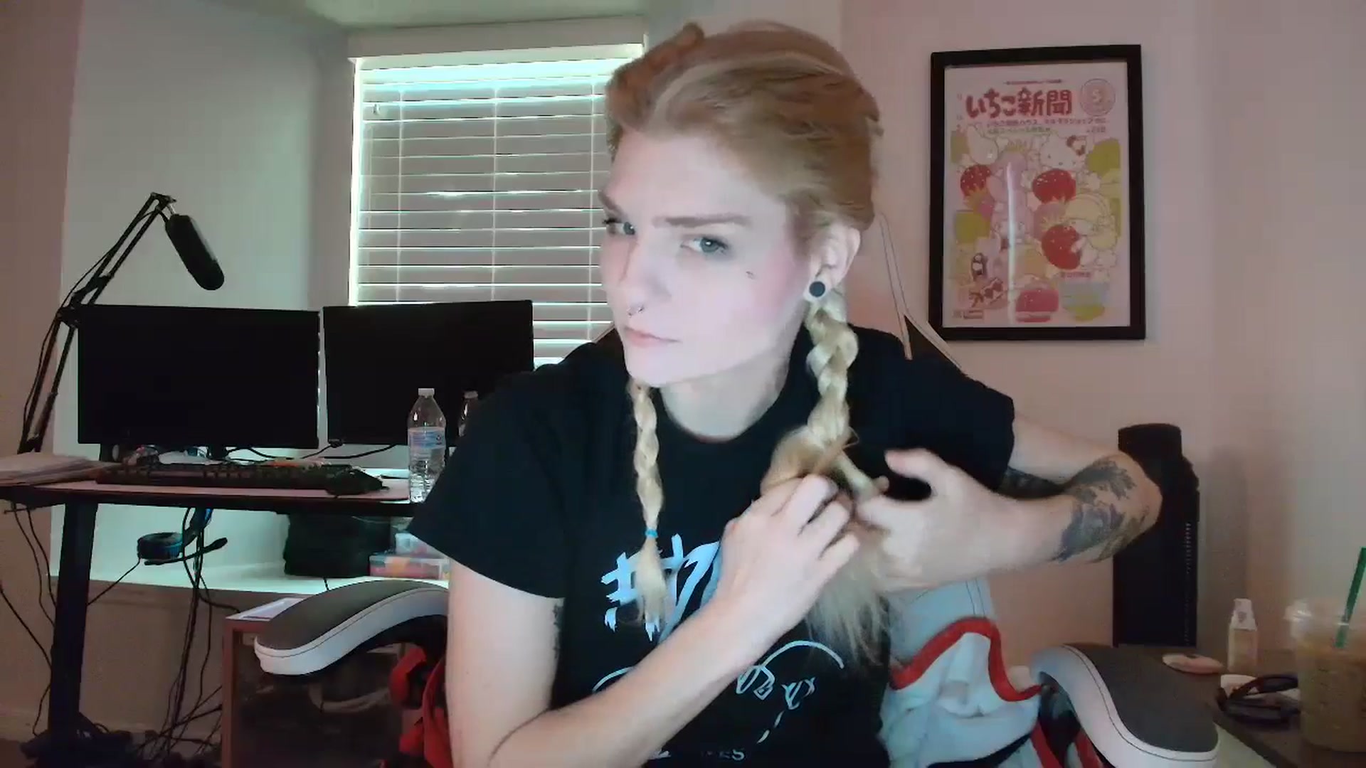 Gallery image thumbnail from DuckChan0's myfreecams stream on, 05/02/2025, 12:59 image 2 of 20