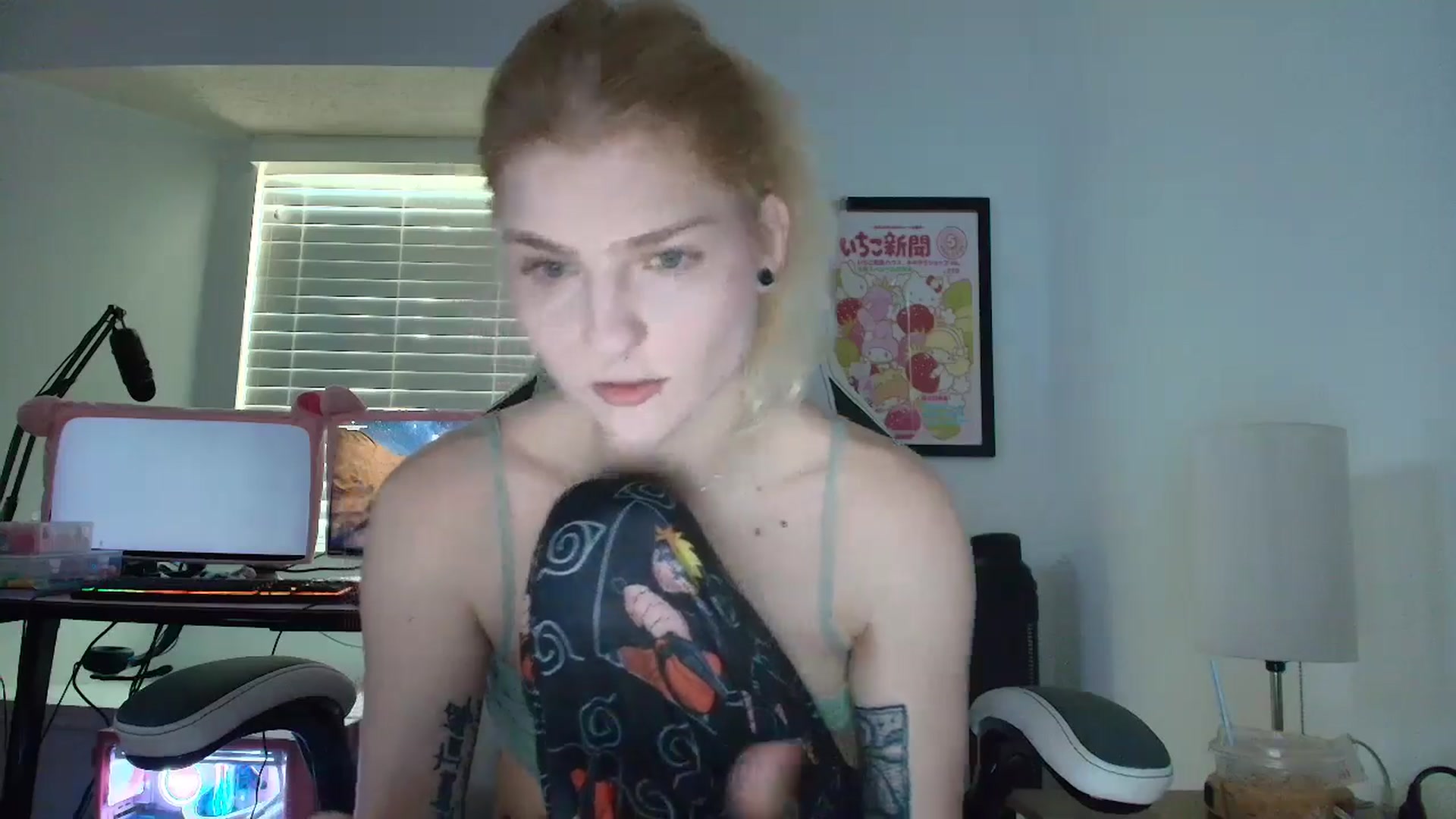 Gallery image thumbnail from DuckChan0's myfreecams stream on, 05/05/2025, 13:49 image 2 of 20
