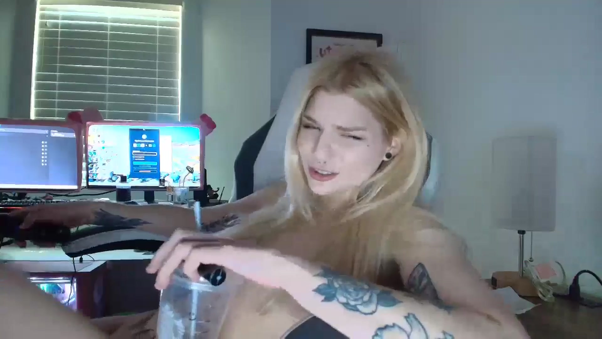 Gallery image thumbnail from DuckChan0's myfreecams stream on, 05/05/2025, 14:52 image 4 of 20