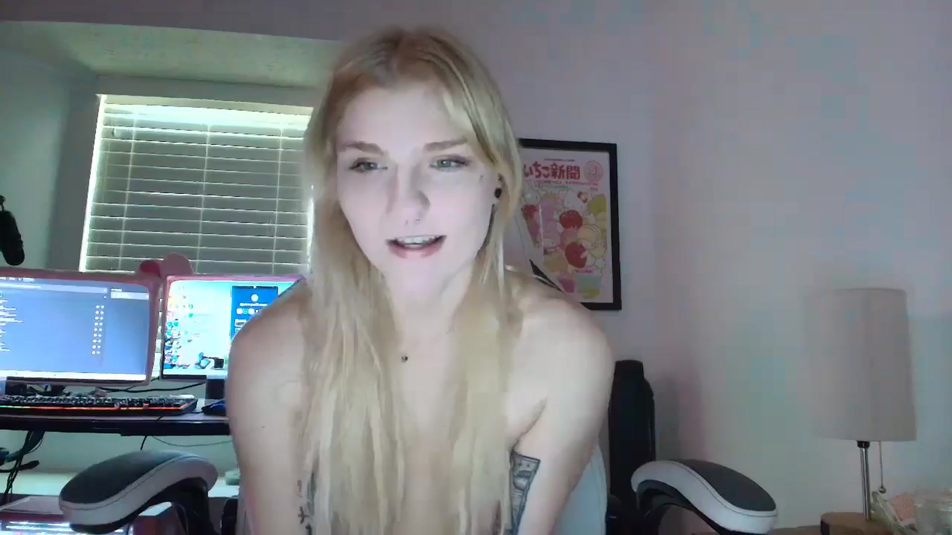 Gallery image thumbnail from DuckChan0's myfreecams stream on, 05/05/2025, 14:52 image 7 of 20