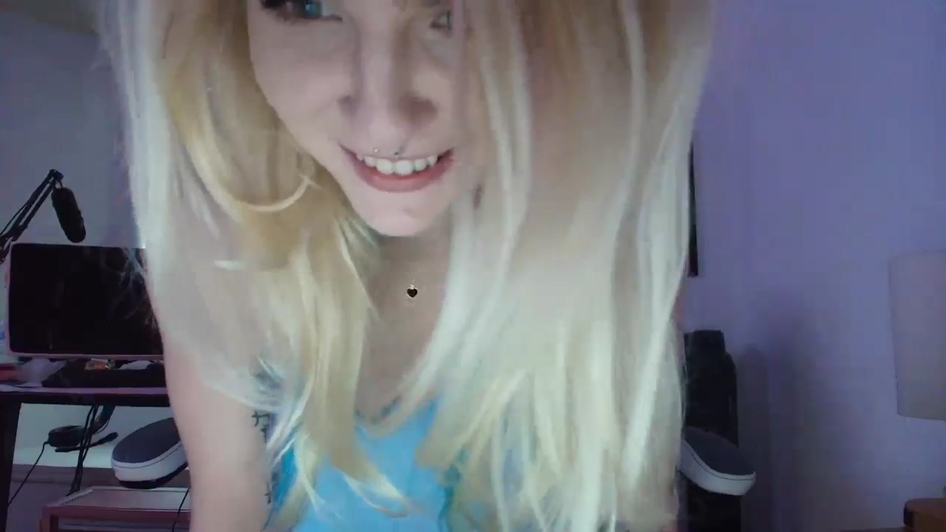 Gallery image thumbnail from DuckChan0's myfreecams stream on, 05/06/2025, 17:12 image 6 of 20