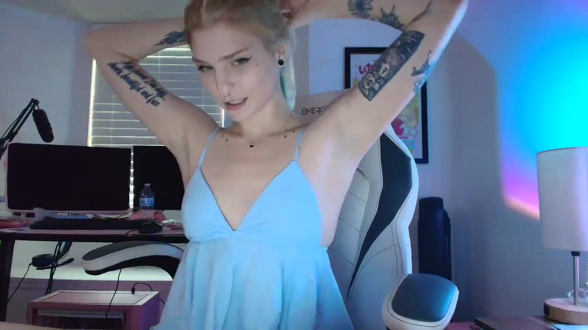 Gallery image thumbnail from DuckChan0's myfreecams stream on, 05/06/2025, 18:06 image 4 of 20