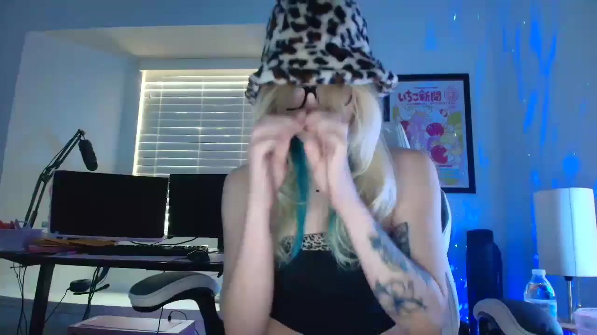 Gallery image thumbnail from DuckChan0's myfreecams stream on, 05/07/2025, 13:13 image 2 of 20
