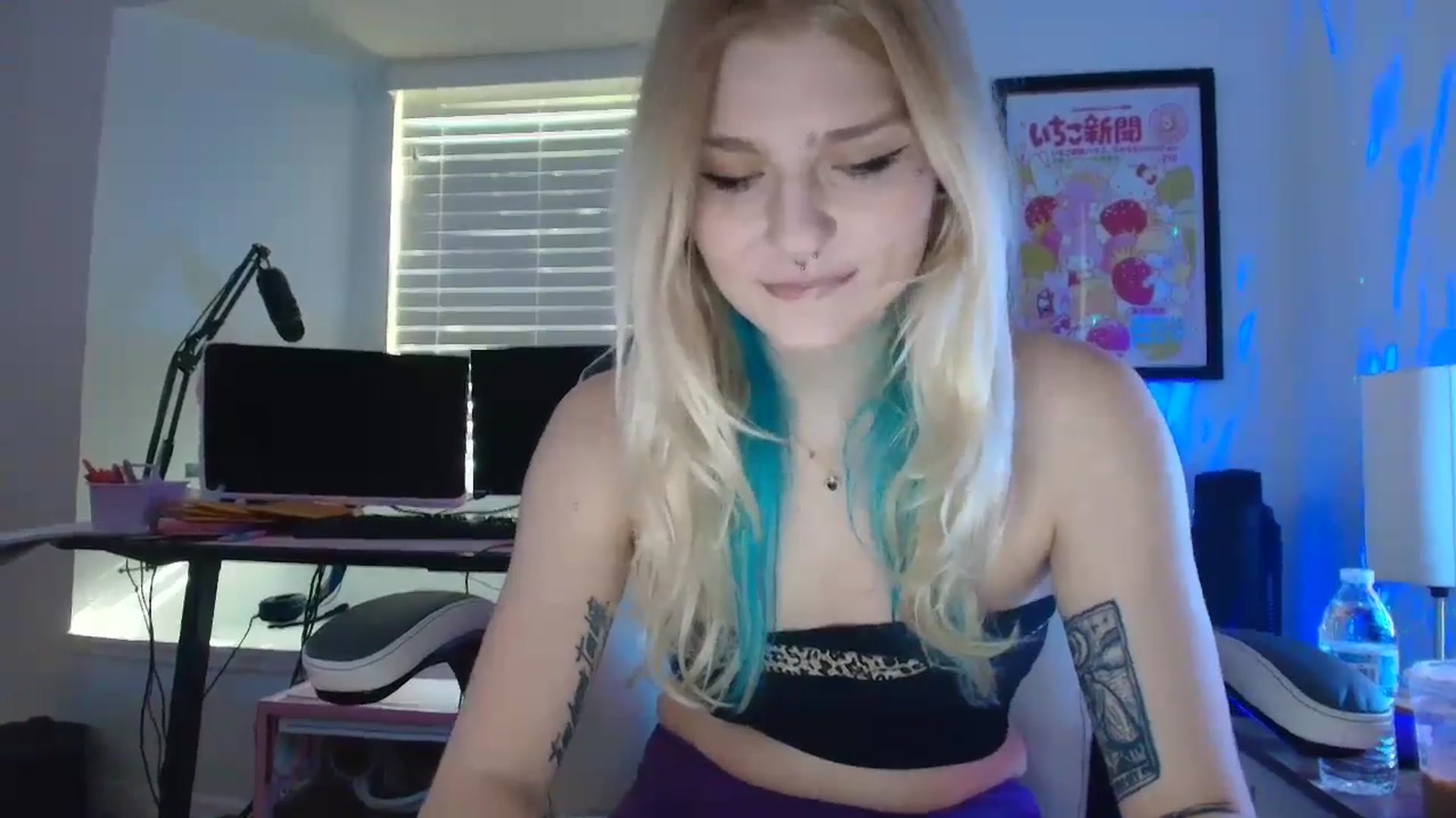 Gallery image thumbnail from DuckChan0's myfreecams stream on, 05/07/2025, 13:13 image 19 of 20