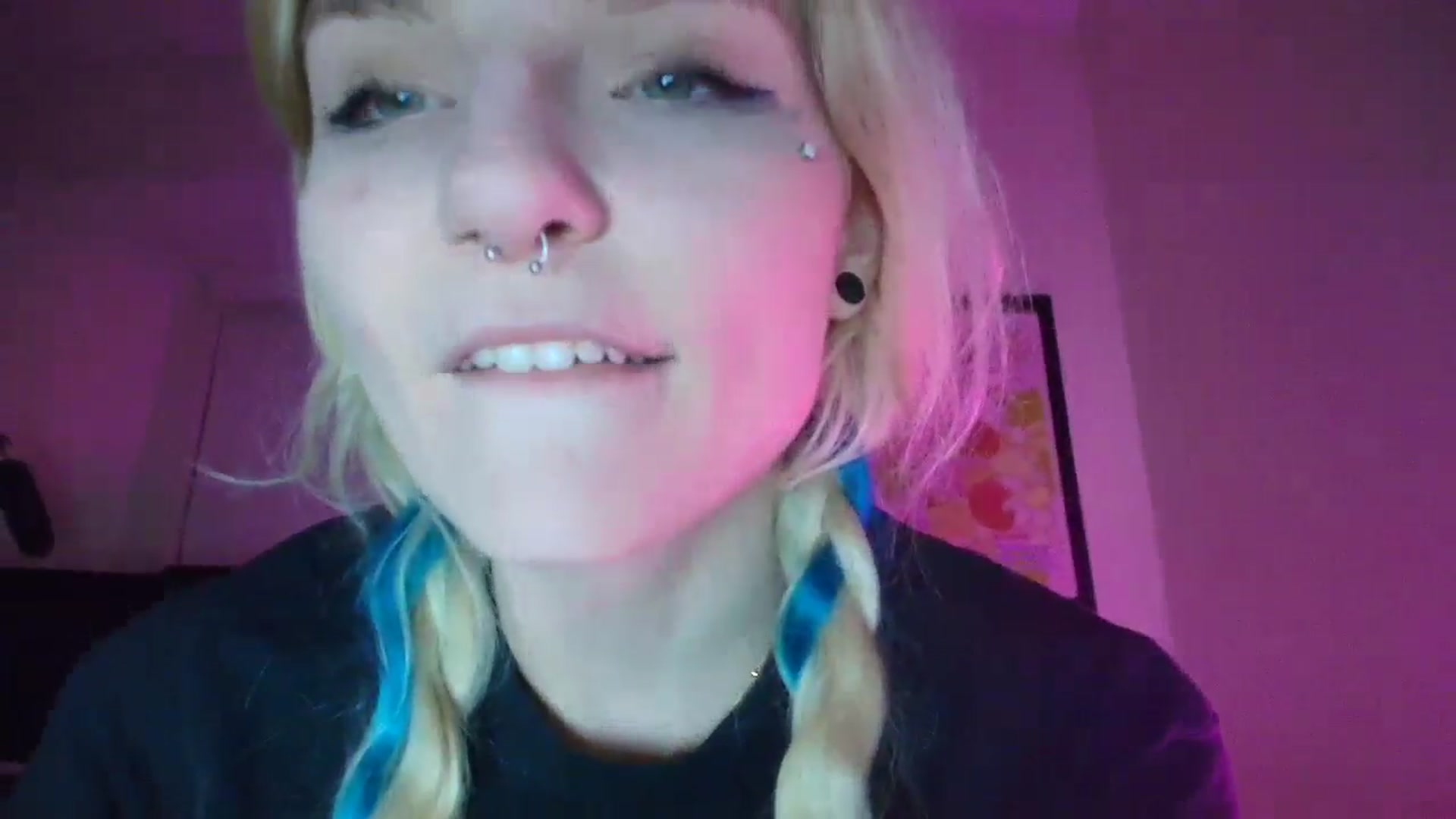 Gallery image thumbnail from DuckChan0's myfreecams stream on, 05/10/2025, 01:56 image 7 of 20