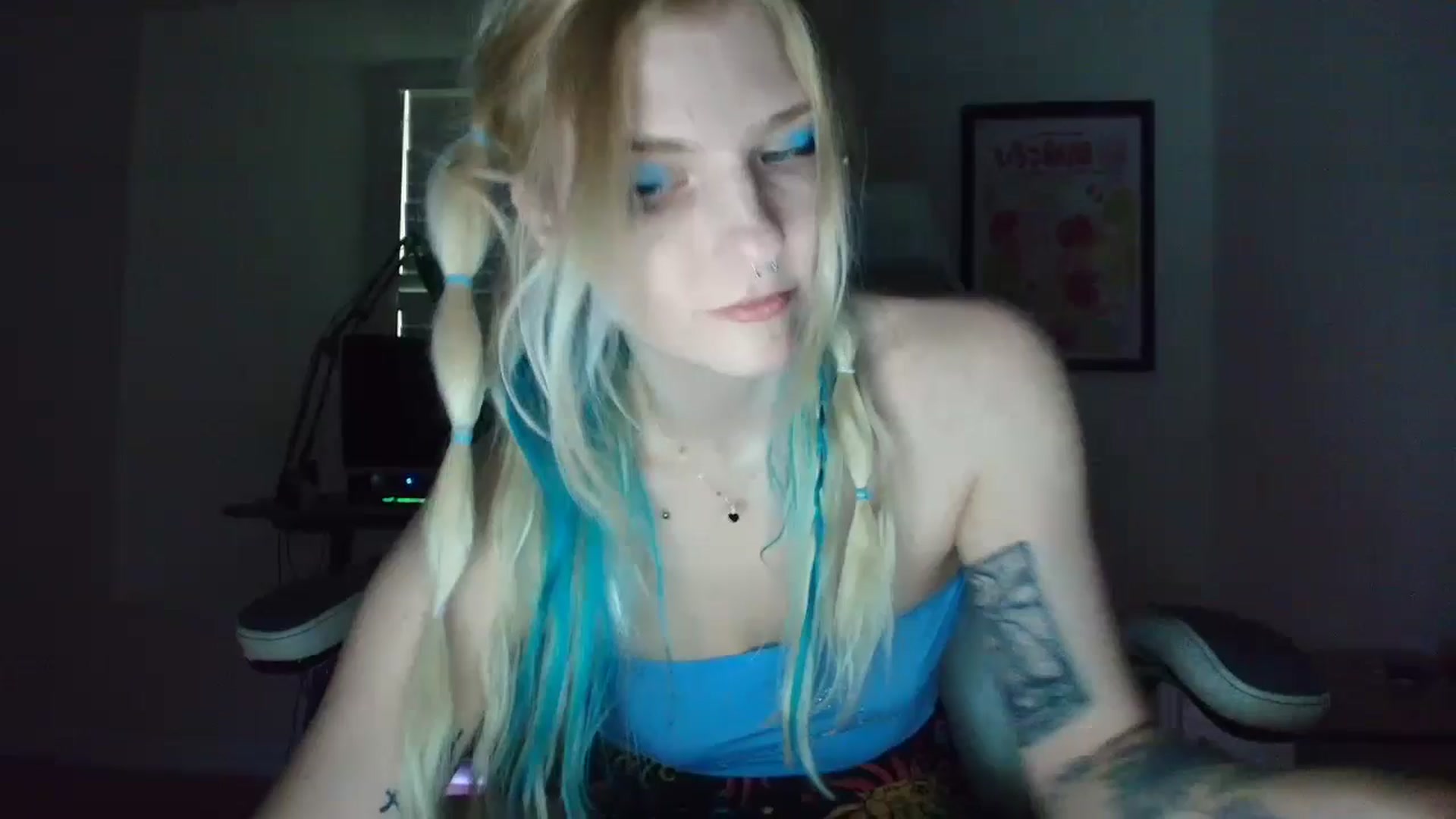 Gallery image thumbnail from DuckChan0's myfreecams stream on, 05/10/2025, 22:21 image 9 of 20
