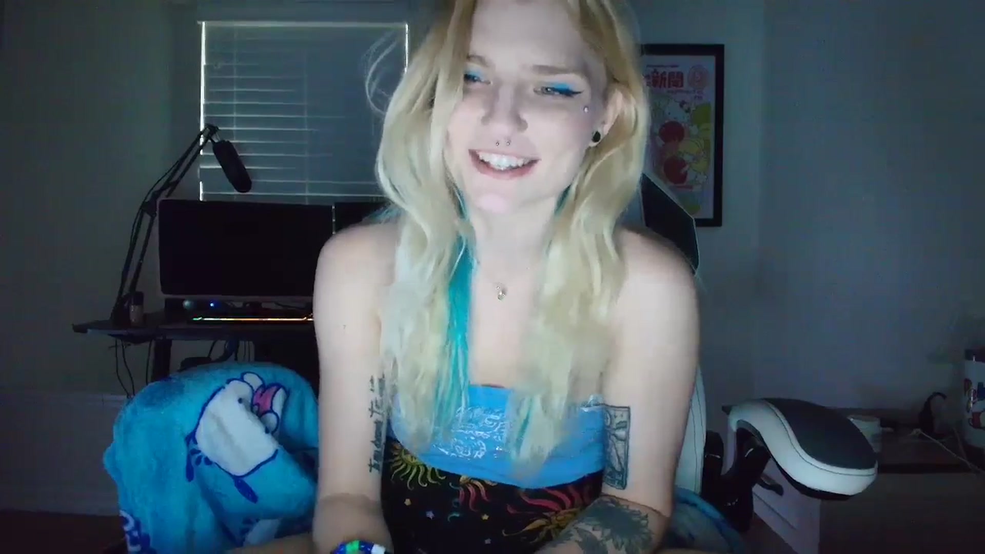 Gallery image thumbnail from DuckChan0's myfreecams stream on, 05/10/2025, 22:54 image 17 of 20