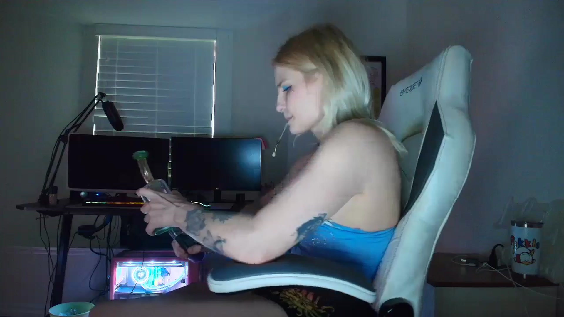 Gallery image thumbnail from DuckChan0's myfreecams stream on, 05/10/2025, 22:54 image 11 of 20