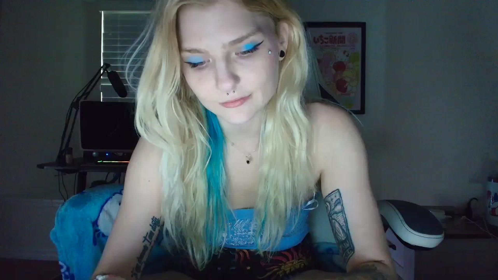 Gallery image thumbnail from DuckChan0's myfreecams stream on, 05/10/2025, 22:54 image 16 of 20
