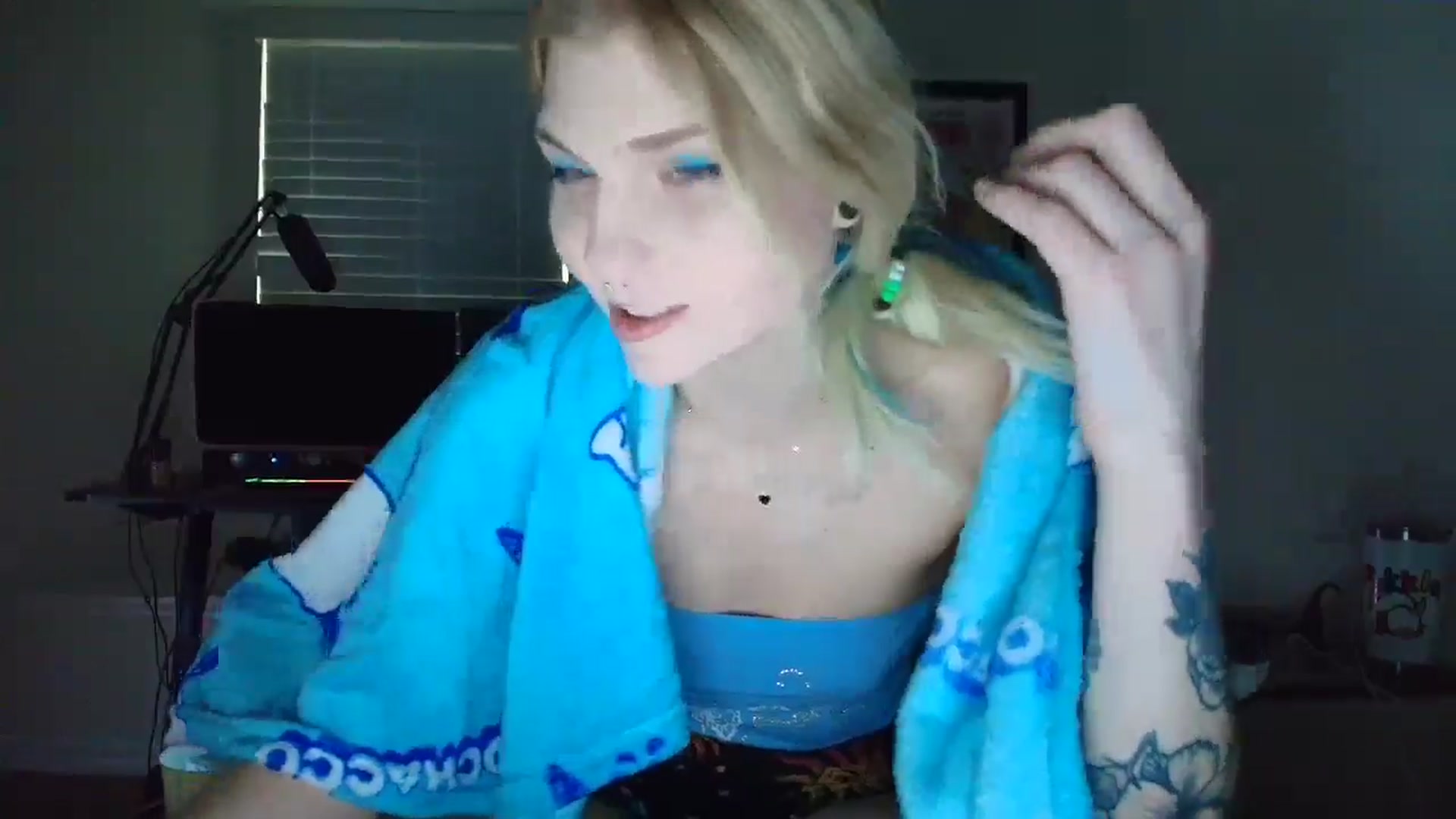 Gallery image thumbnail from DuckChan0's myfreecams stream on, 05/10/2025, 22:54 image 3 of 20