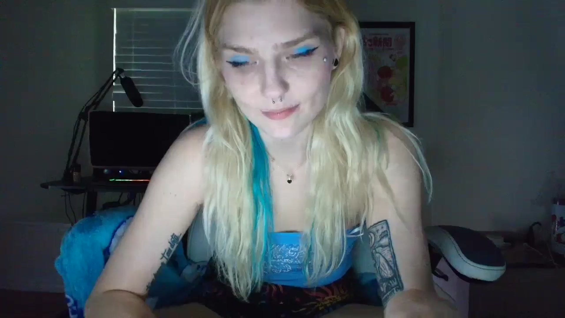 Gallery image thumbnail from DuckChan0's myfreecams stream on, 05/10/2025, 22:54 image 15 of 20