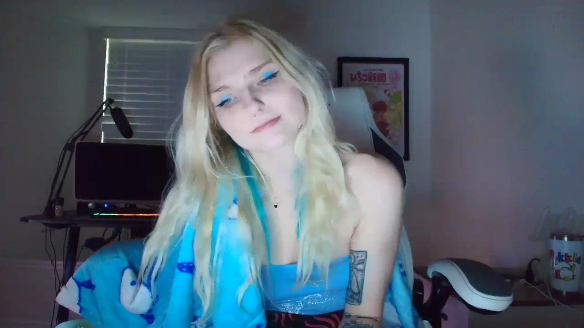 Gallery image thumbnail from DuckChan0's myfreecams stream on, 05/10/2025, 22:54 image 4 of 20