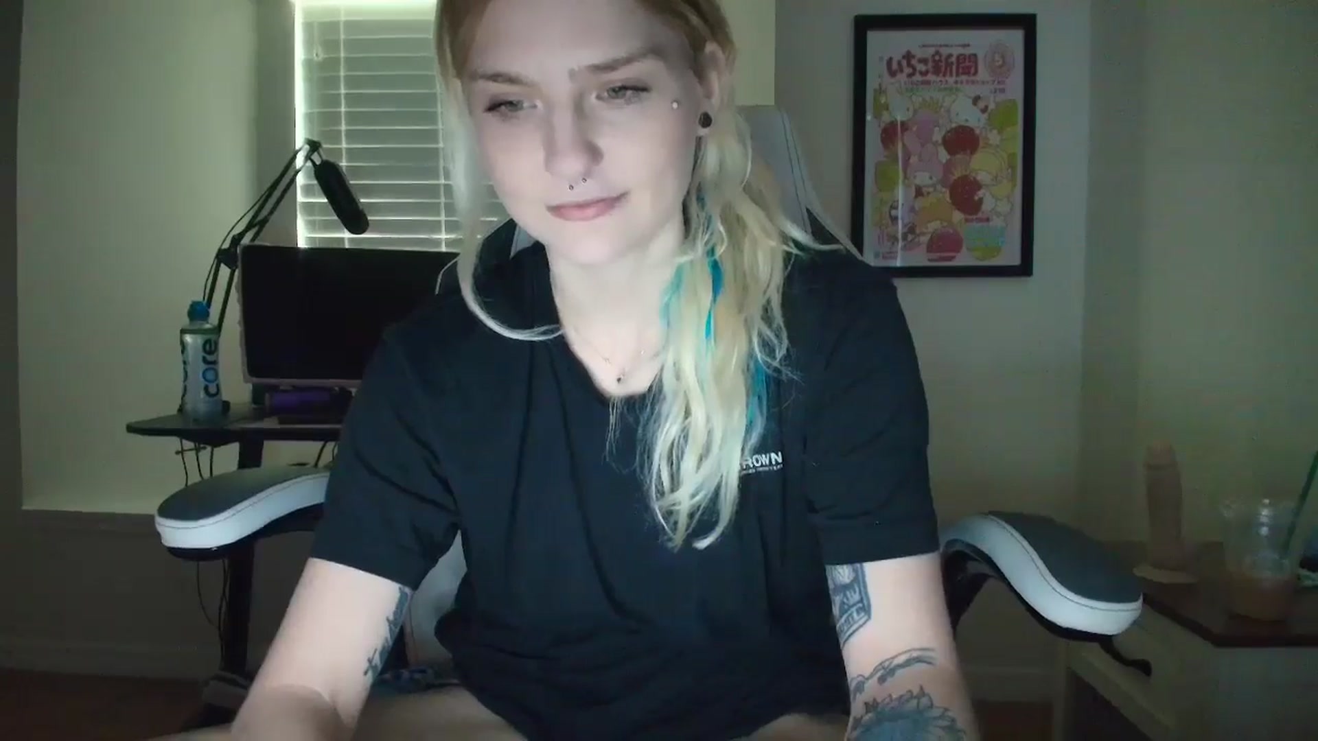 Gallery image thumbnail from DuckChan0's myfreecams stream on, 05/11/2025, 15:21 image 9 of 20
