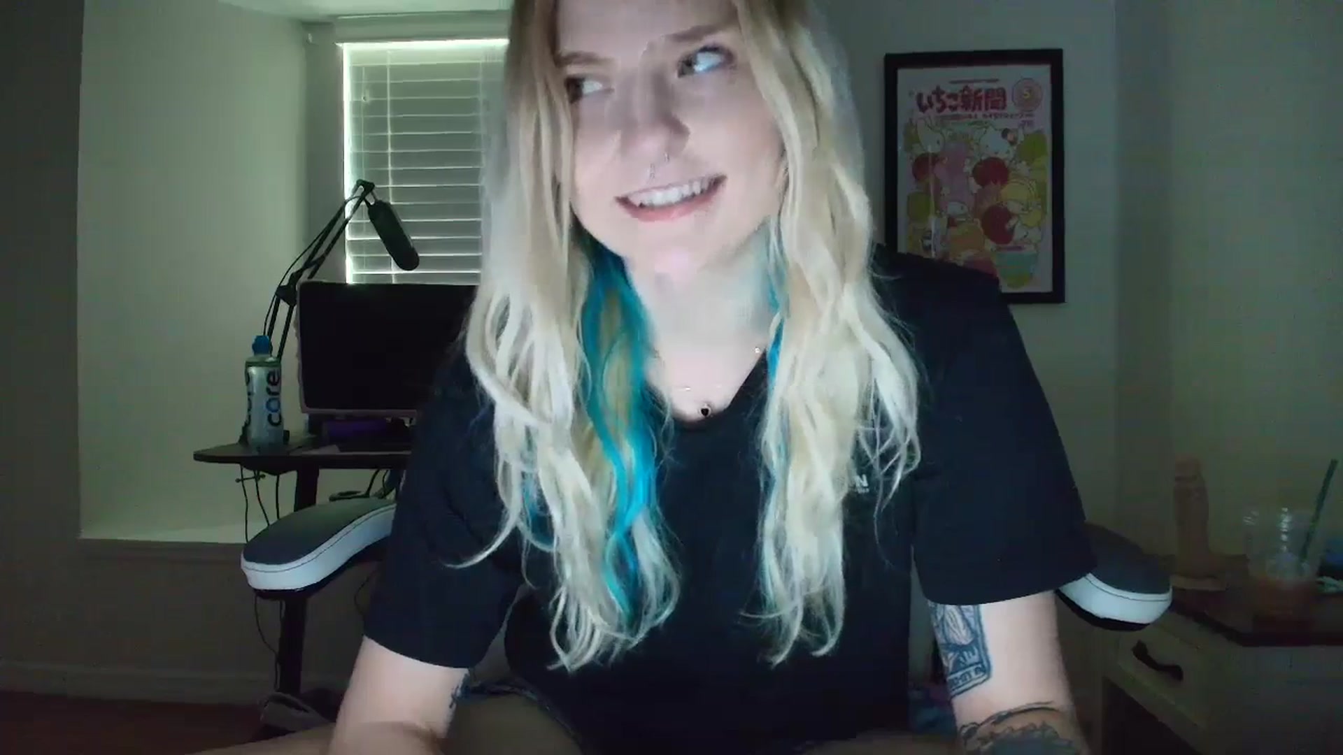 Gallery image thumbnail from DuckChan0's myfreecams stream on, 05/11/2025, 15:21 image 17 of 20