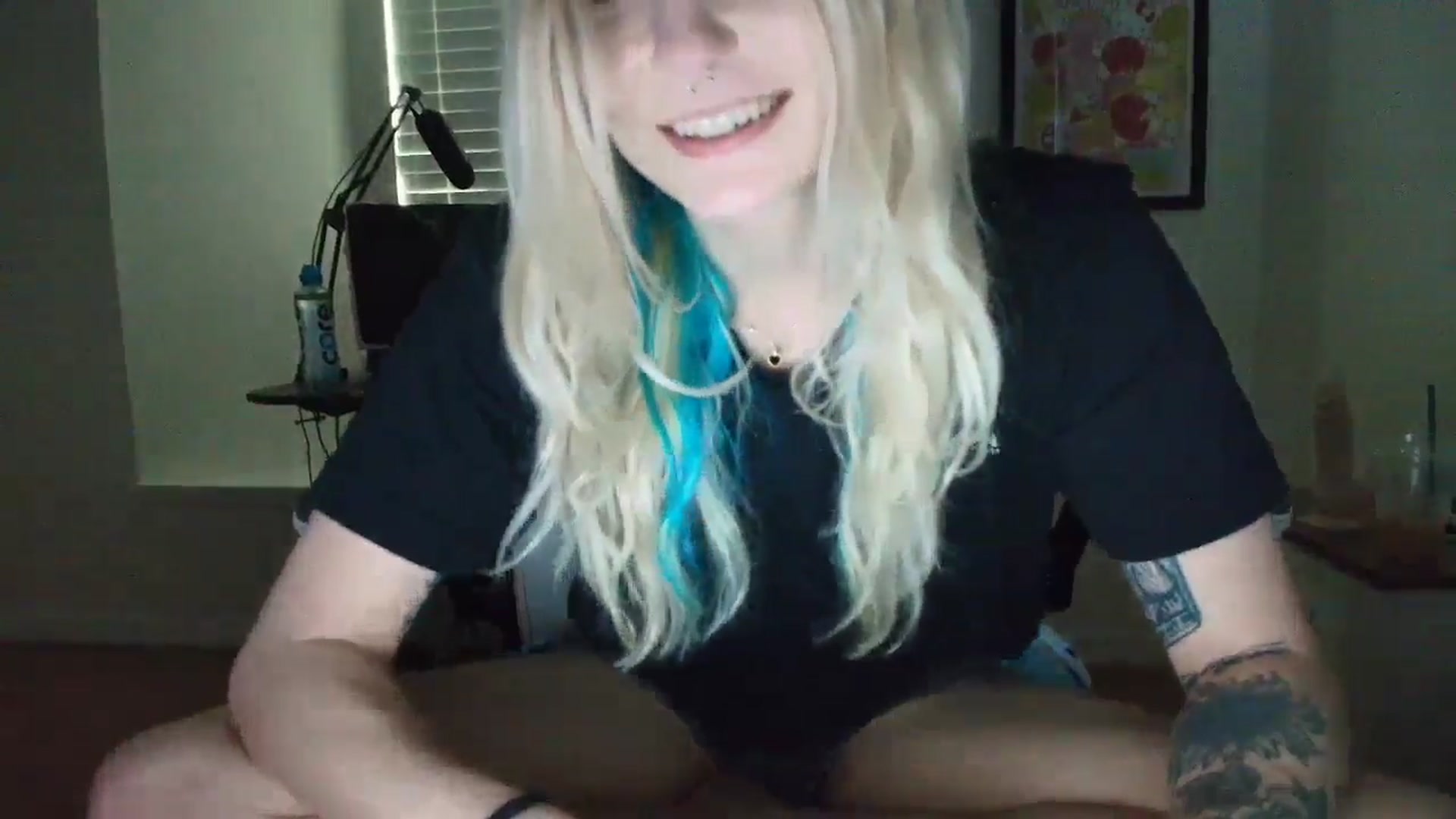 Gallery image thumbnail from DuckChan0's myfreecams stream on, 05/11/2025, 15:21 image 19 of 20