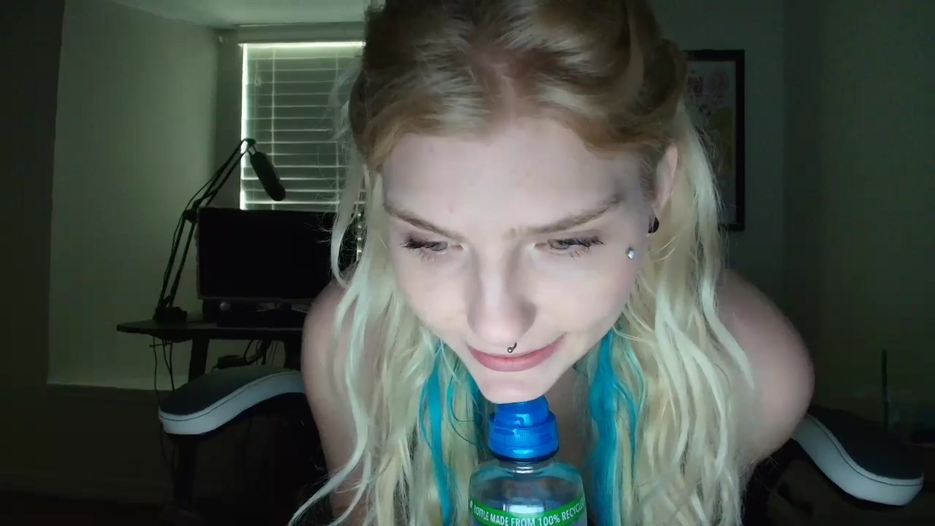 Gallery image thumbnail from DuckChan0's myfreecams stream on, 05/11/2025, 16:57 image 6 of 20
