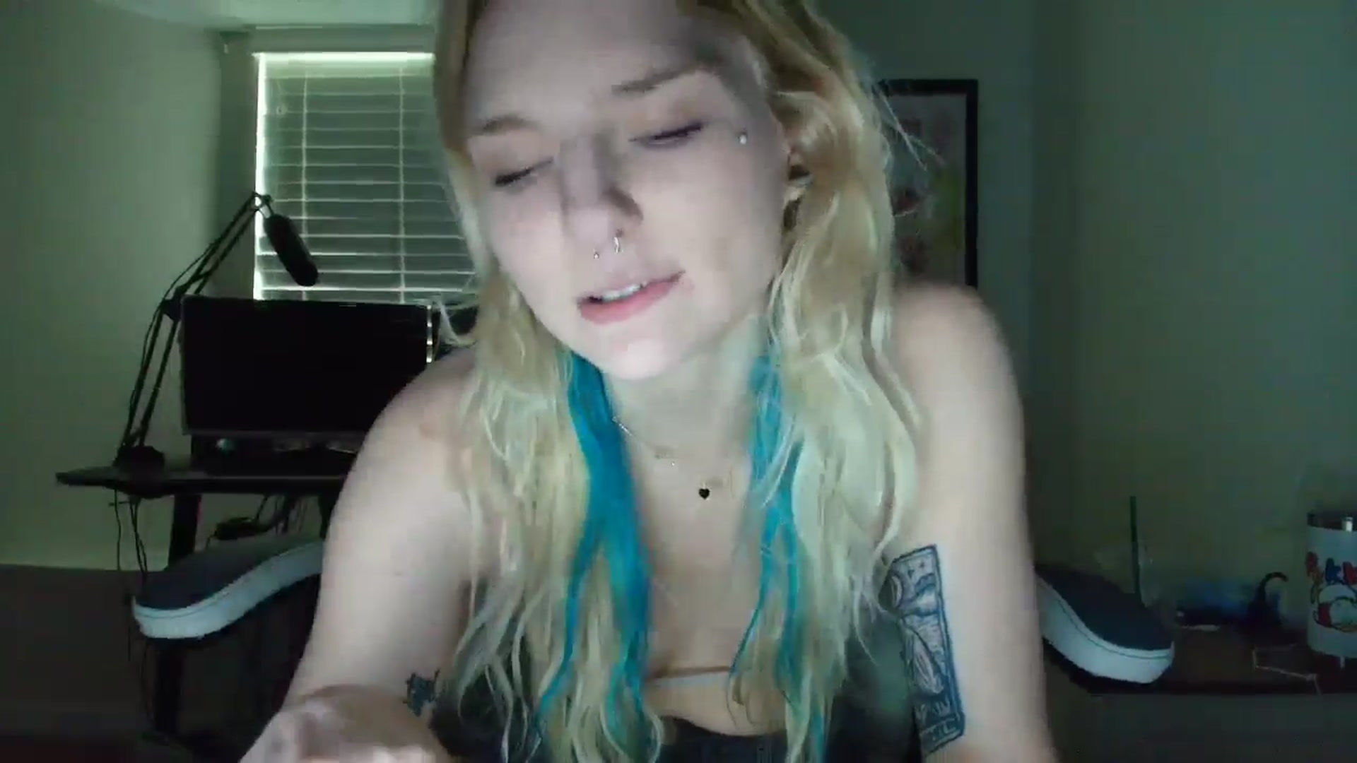Gallery image thumbnail from DuckChan0's myfreecams stream on, 05/11/2025, 17:29 image 17 of 20