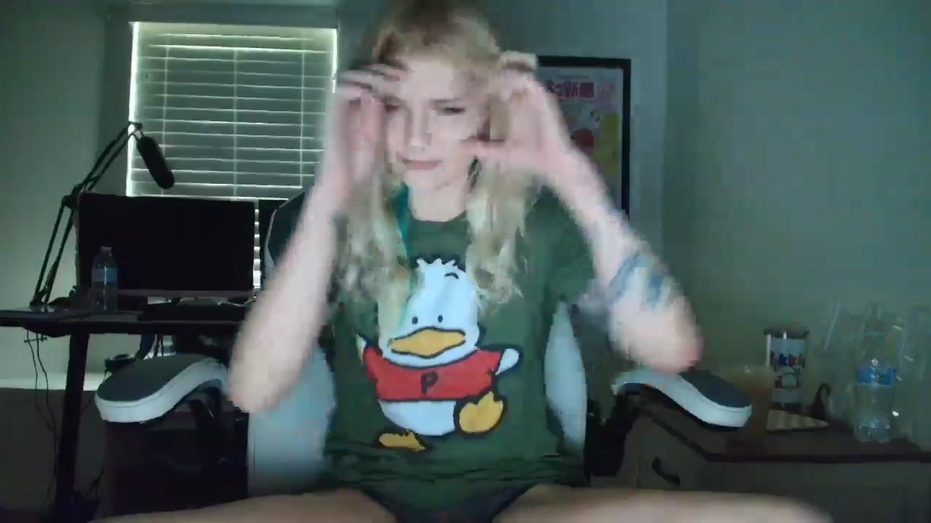 Gallery image thumbnail from DuckChan0's myfreecams stream on, 05/13/2025, 13:56 image 5 of 20