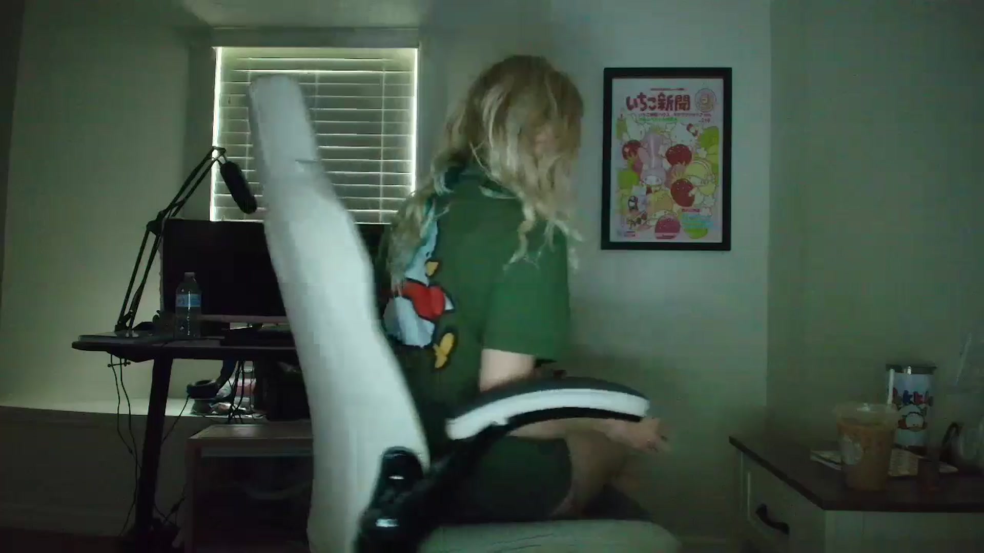 Gallery image thumbnail from DuckChan0's myfreecams stream on, 05/13/2025, 13:56 image 4 of 20