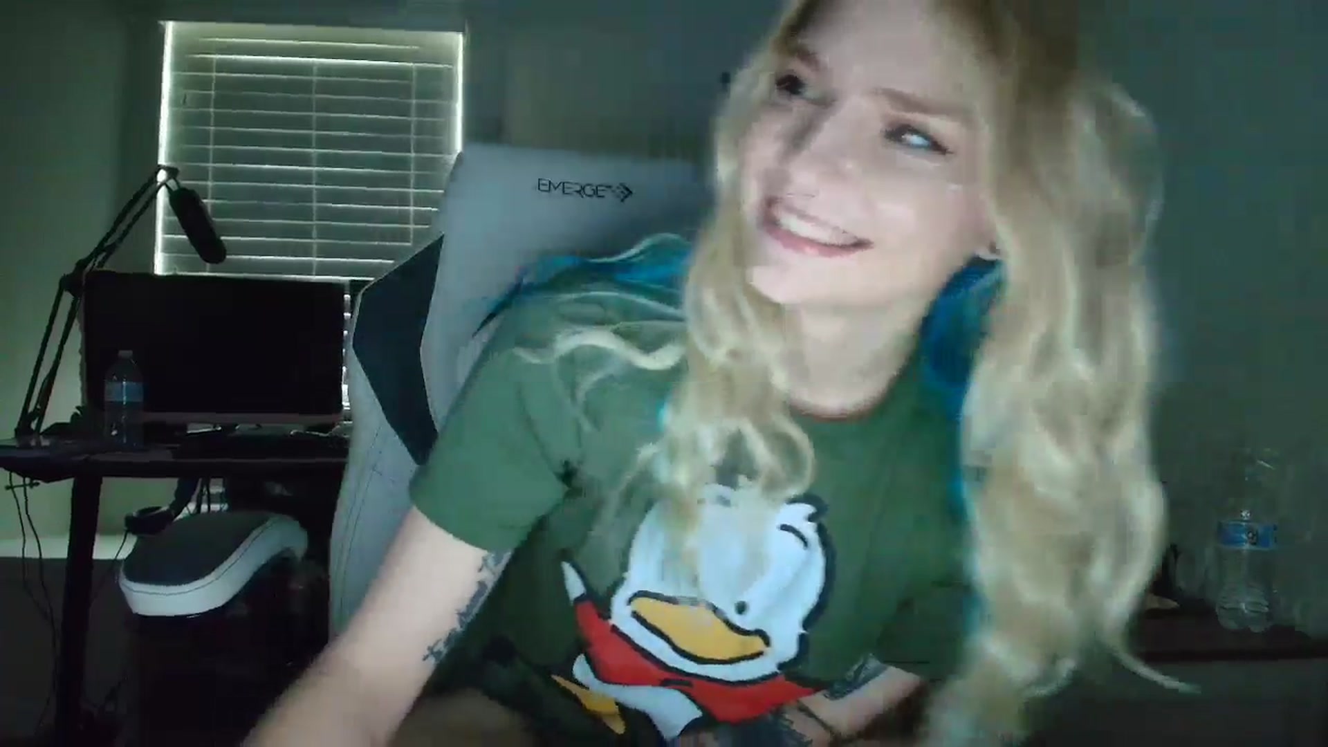 Gallery image thumbnail from DuckChan0's myfreecams stream on, 05/13/2025, 13:56 image 6 of 20
