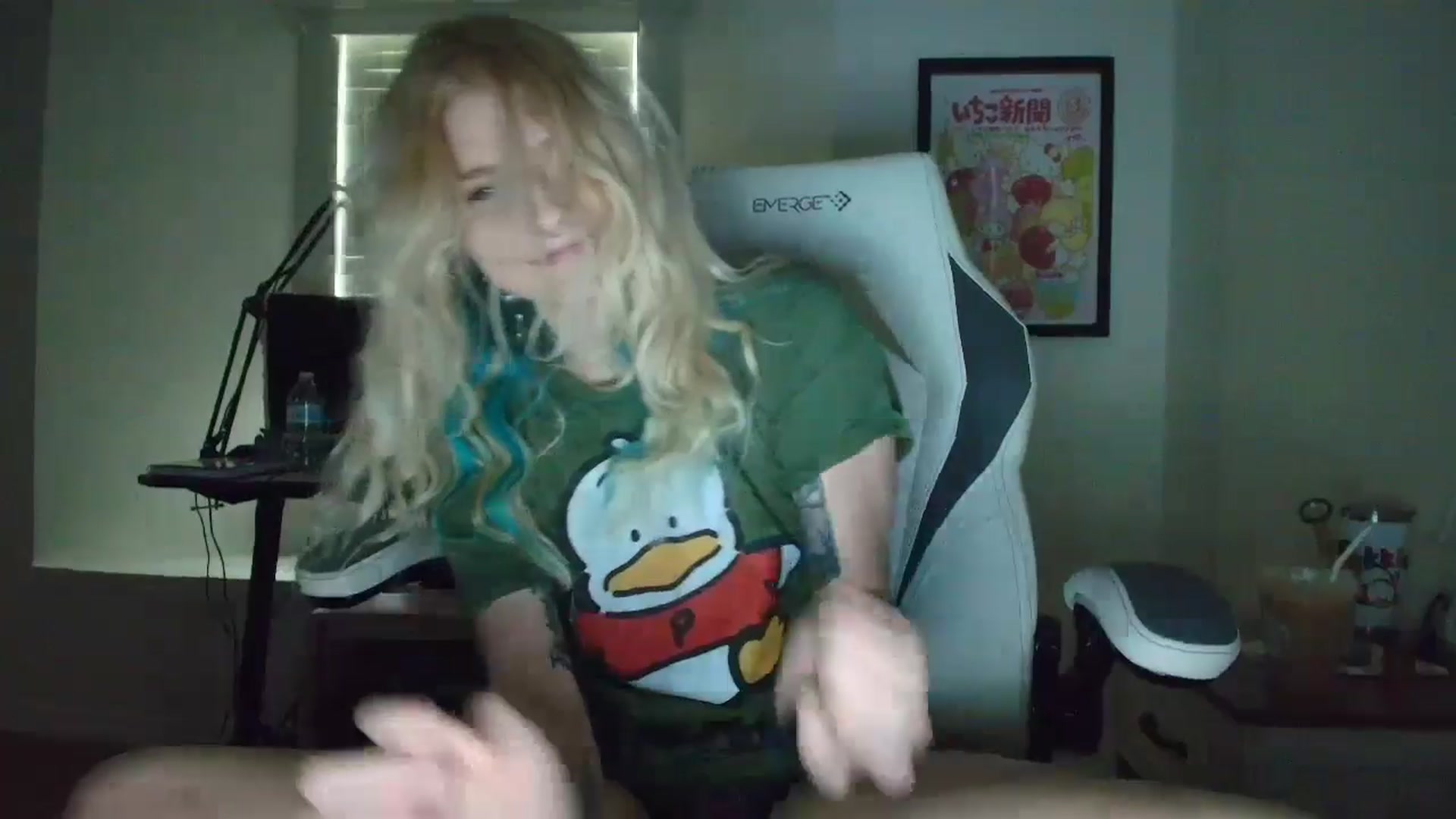 Gallery image thumbnail from DuckChan0's myfreecams stream on, 05/13/2025, 13:56 image 3 of 20