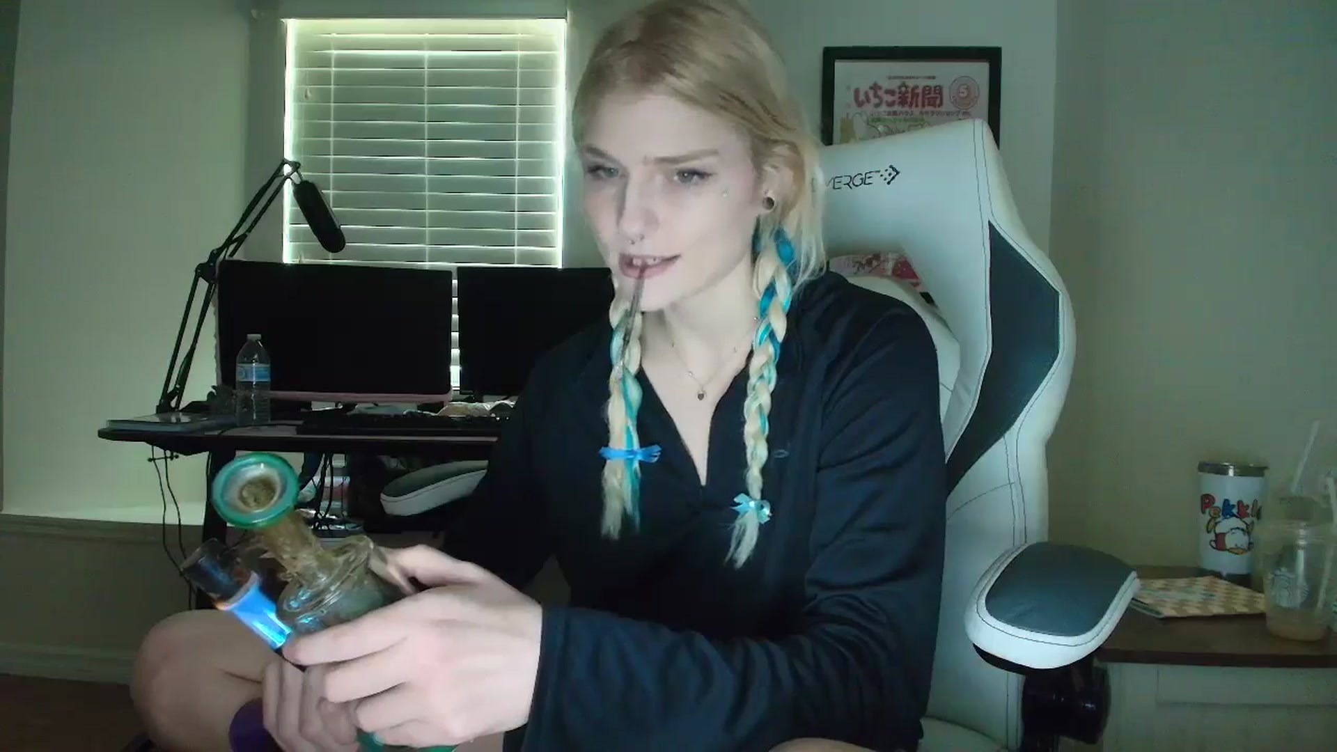Gallery image thumbnail from DuckChan0's myfreecams stream on, 05/13/2025, 15:31 image 5 of 20