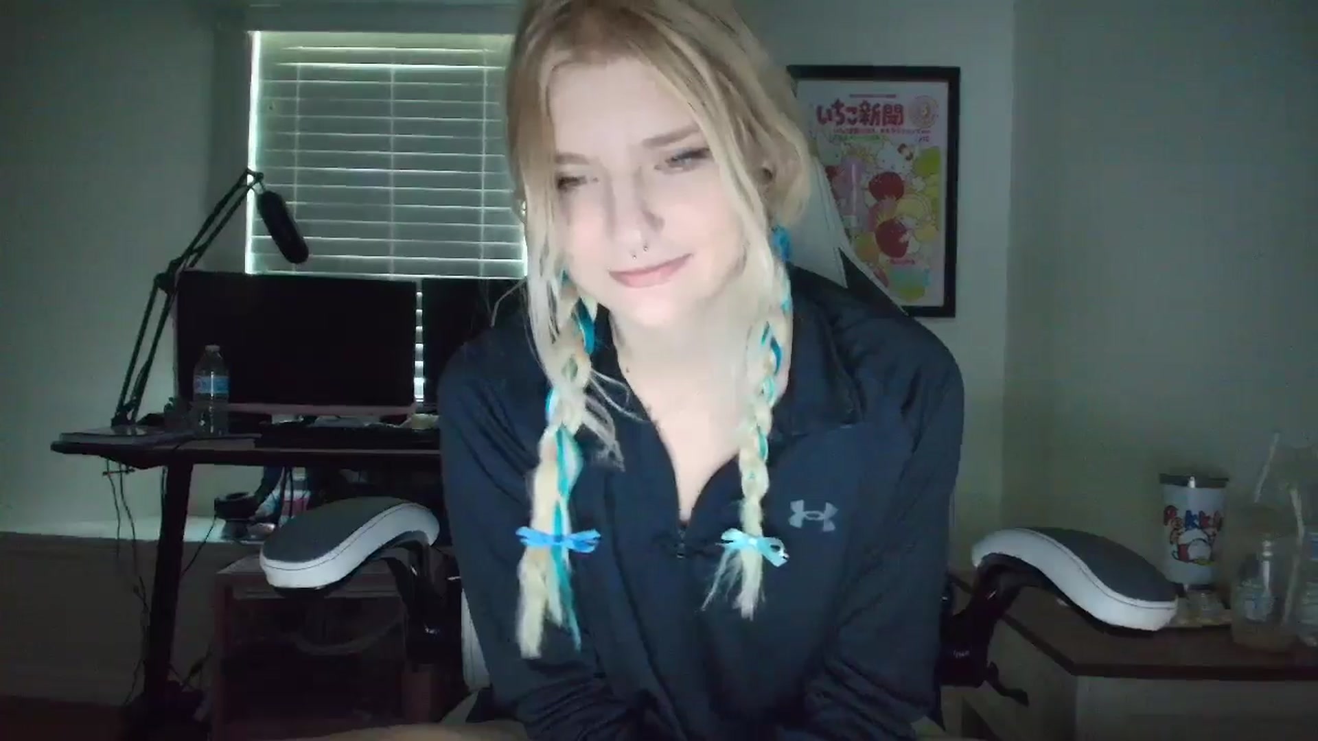 Gallery image thumbnail from DuckChan0's myfreecams stream on, 05/13/2025, 15:31 image 7 of 20