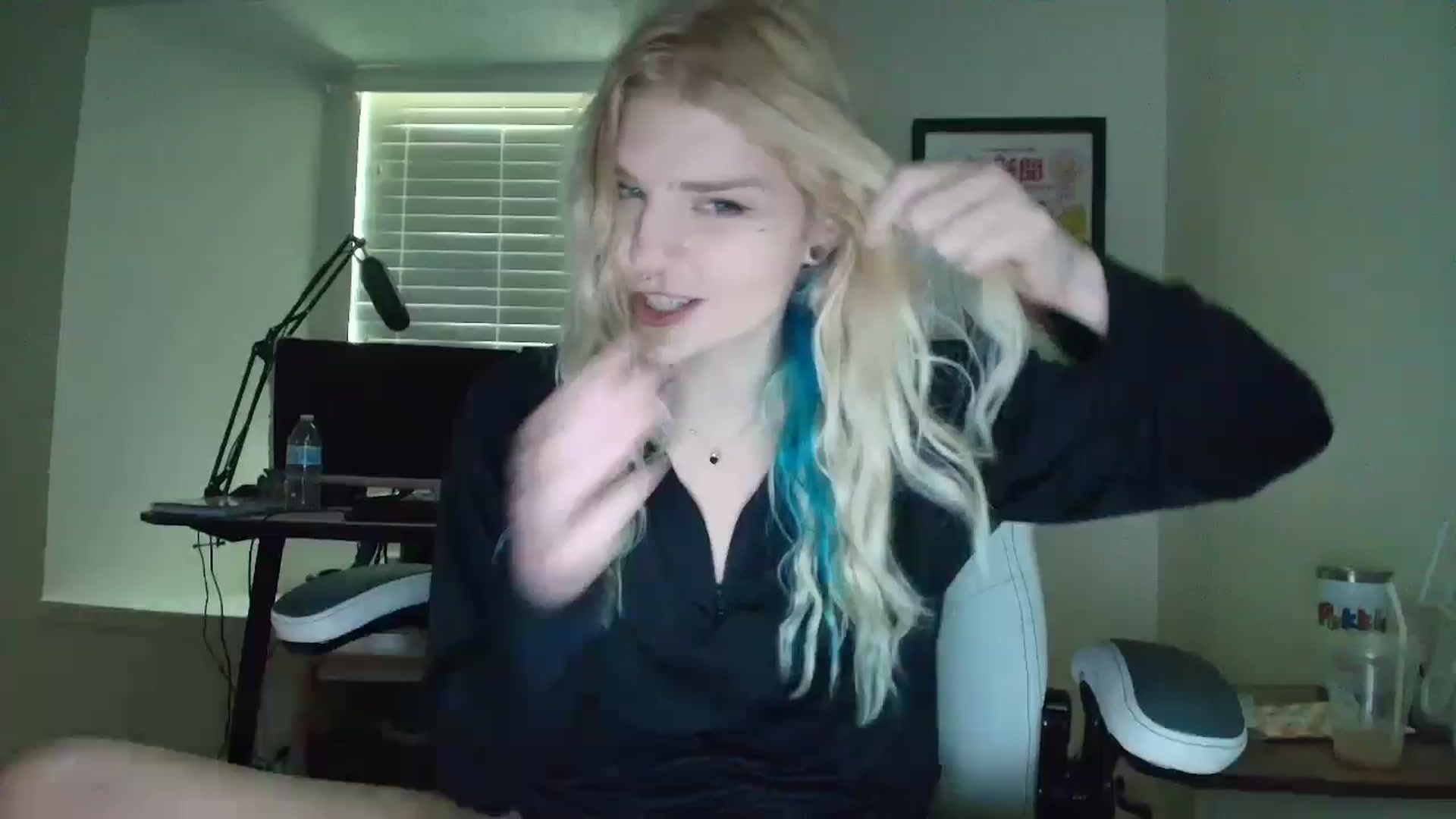 Gallery image thumbnail from DuckChan0's myfreecams stream on, 05/13/2025, 15:31 image 1 of 20