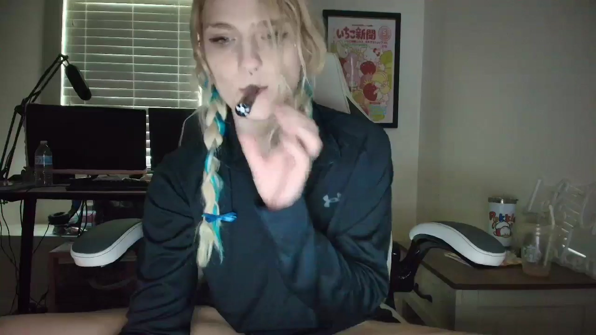 Gallery image thumbnail from DuckChan0's myfreecams stream on, 05/13/2025, 16:03 image 9 of 20